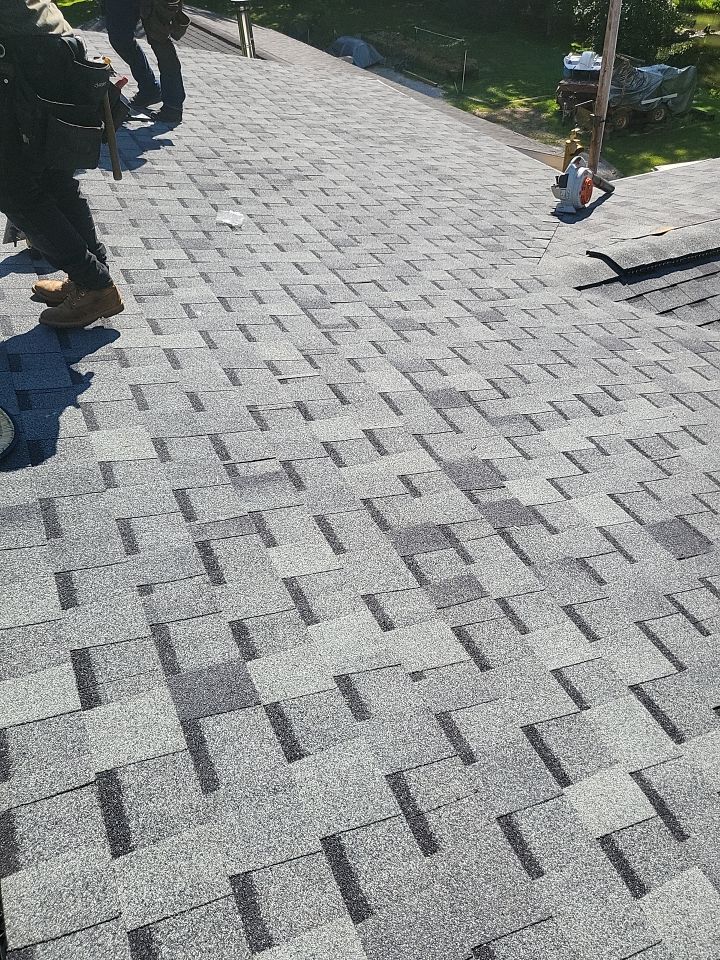 ATLAS PINNACLE COLOR: HEARTHSTONE by Eagle Eye Roofing