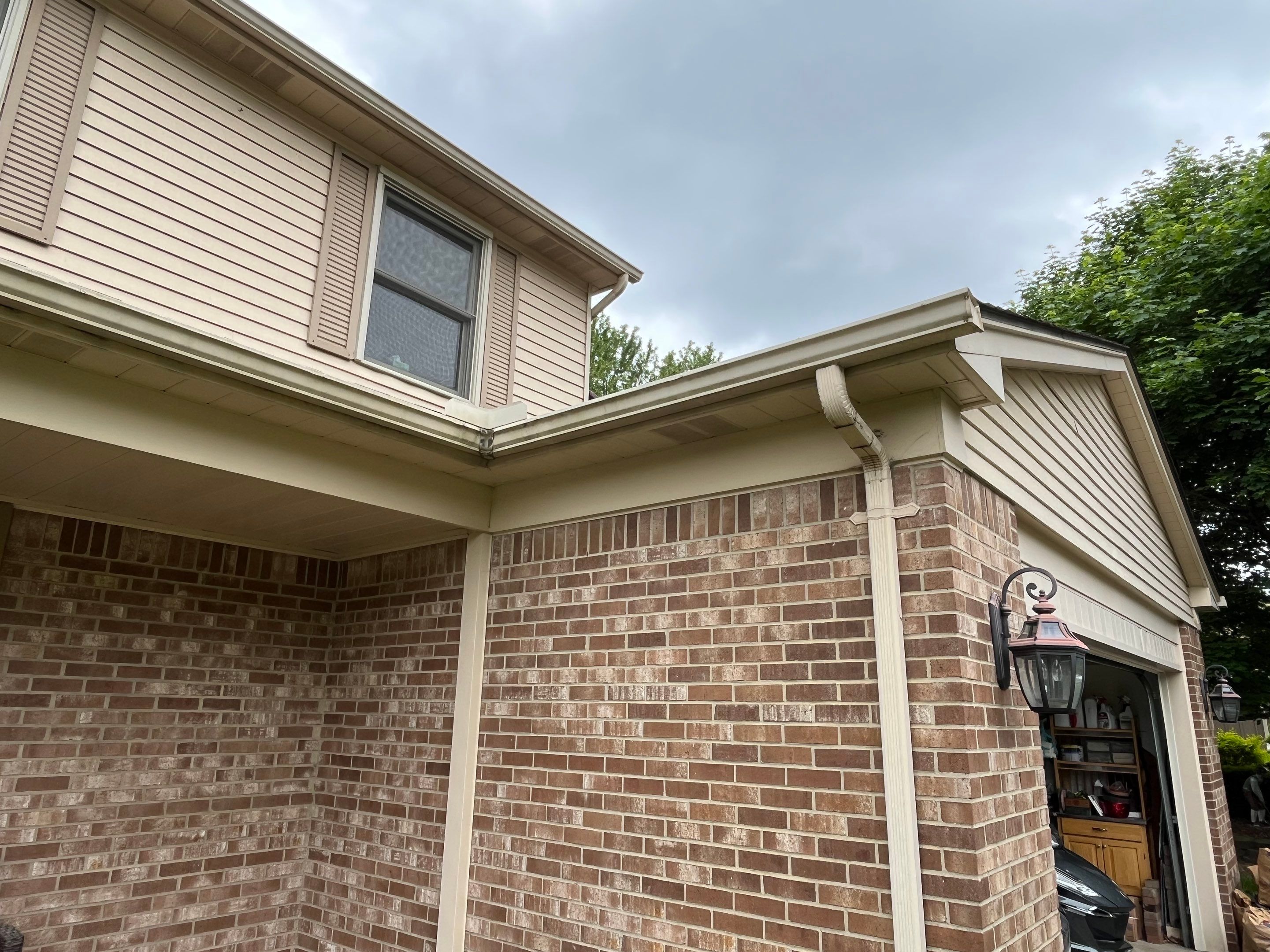 Siding Replacement using Alside S7 Cedar Mill Grain Pebble by 180 Contractors