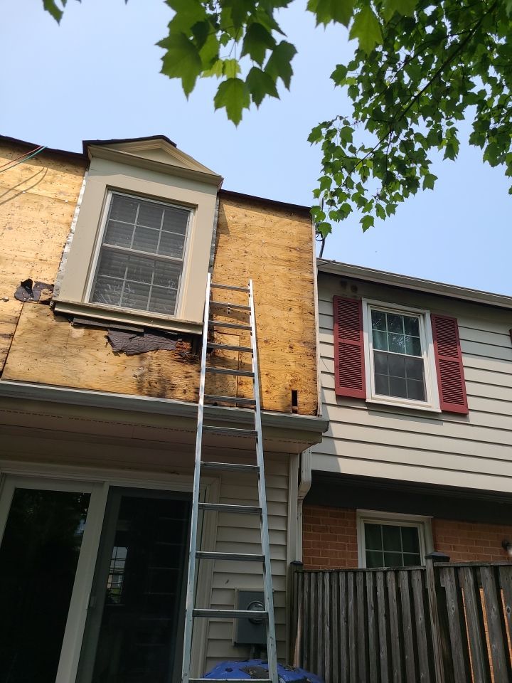 Alexandria - Certainteed Landmark Weathered Wood Shingles by RM Banning, Inc.