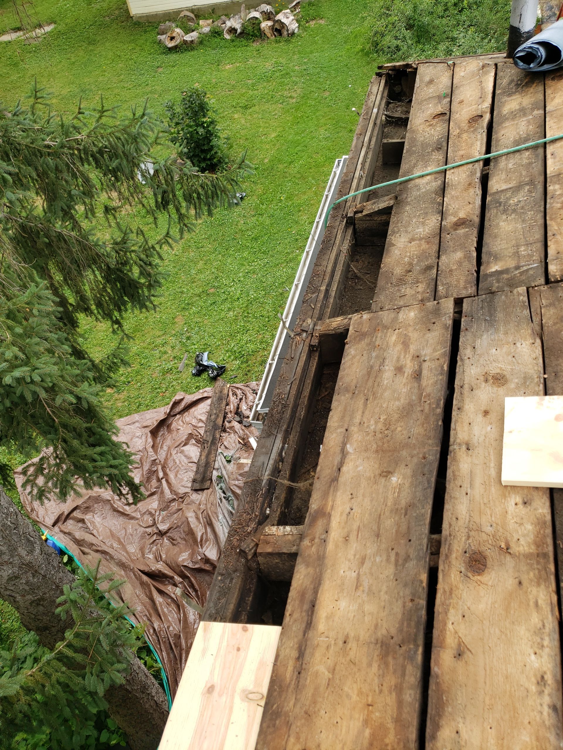 ATLAS PINNACLE COLOR: MAJESTIC SHAKE DRIP EDGE: WHITE by Eagle Eye Roofing