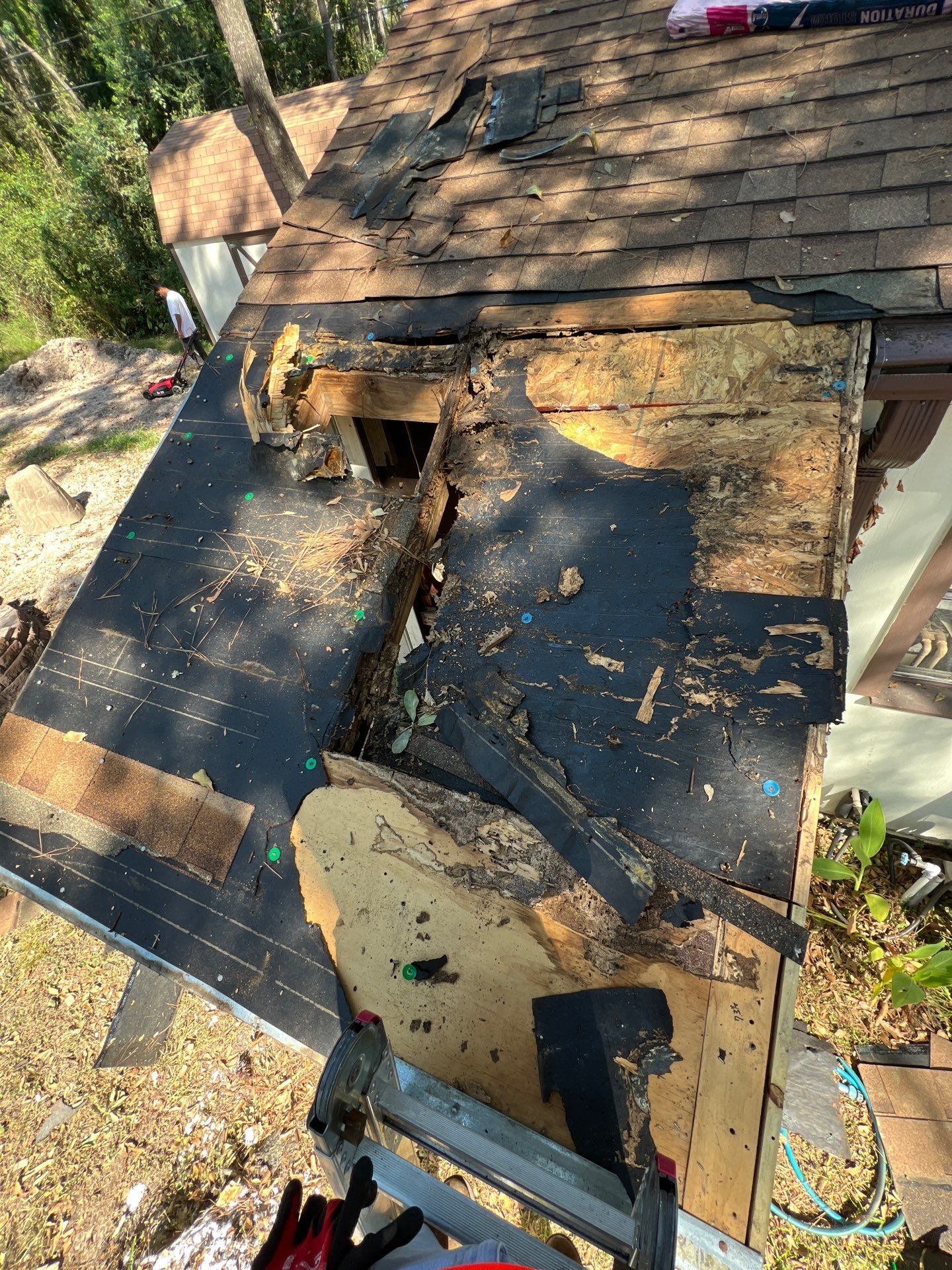 Residential Roofing Installation using Owen's Corning Duration (Lifetime) Shingles by Roof Repair Company