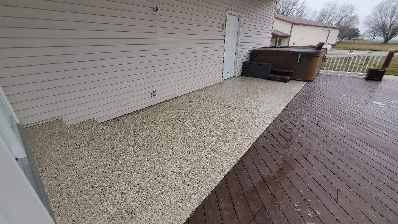 Shoreline Garage, Front Porch, & Back Porch Maroa by Loud Bros