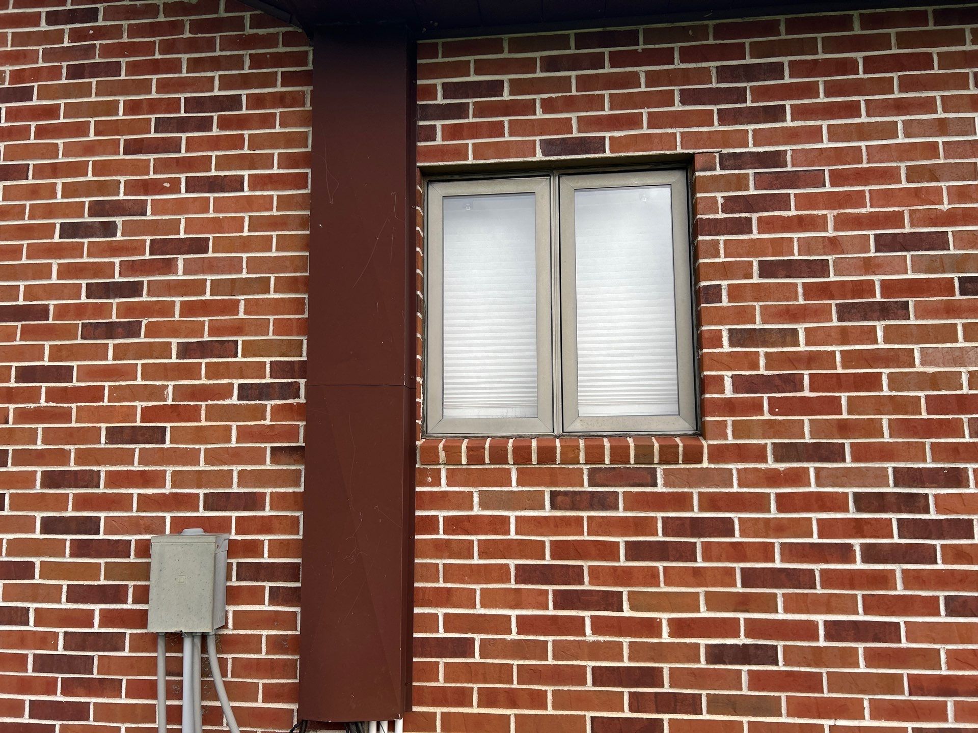 Window replacement using Pella Lifestyle wood/Aluminum window by United Windows and Siding LLC