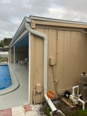 Replace gutter using 6 Inch Seamless Gutters in Sarasota FL