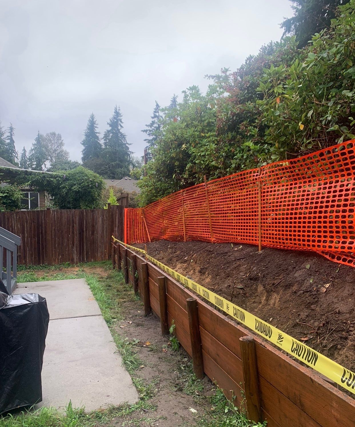 Jireh Outdoor Projects | Retaining Wall & Fence Build by Jireh Asphalt & Concrete Inc 