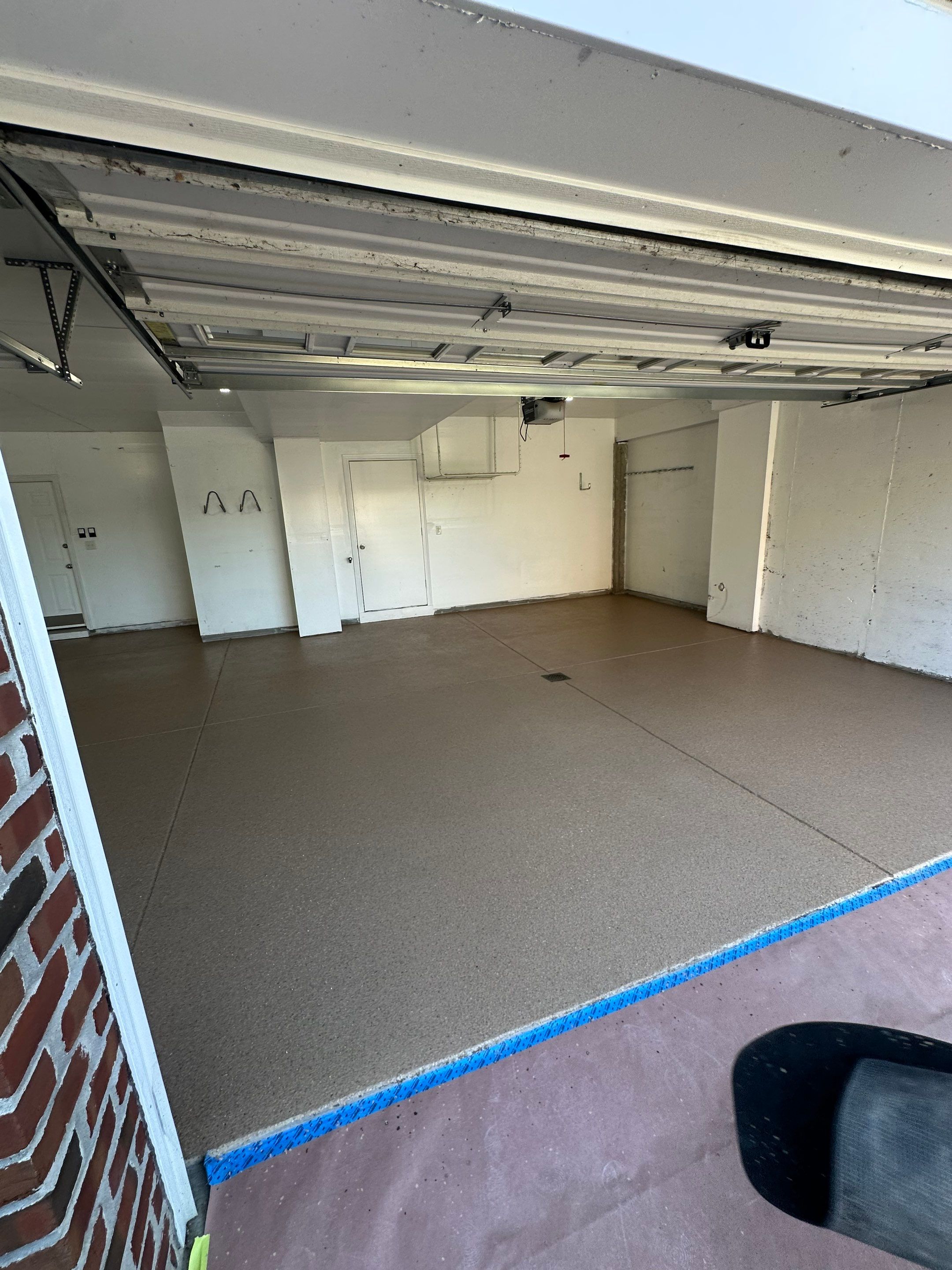 Brown Flake Project in Gibsonia by Floors in a Day, Inc