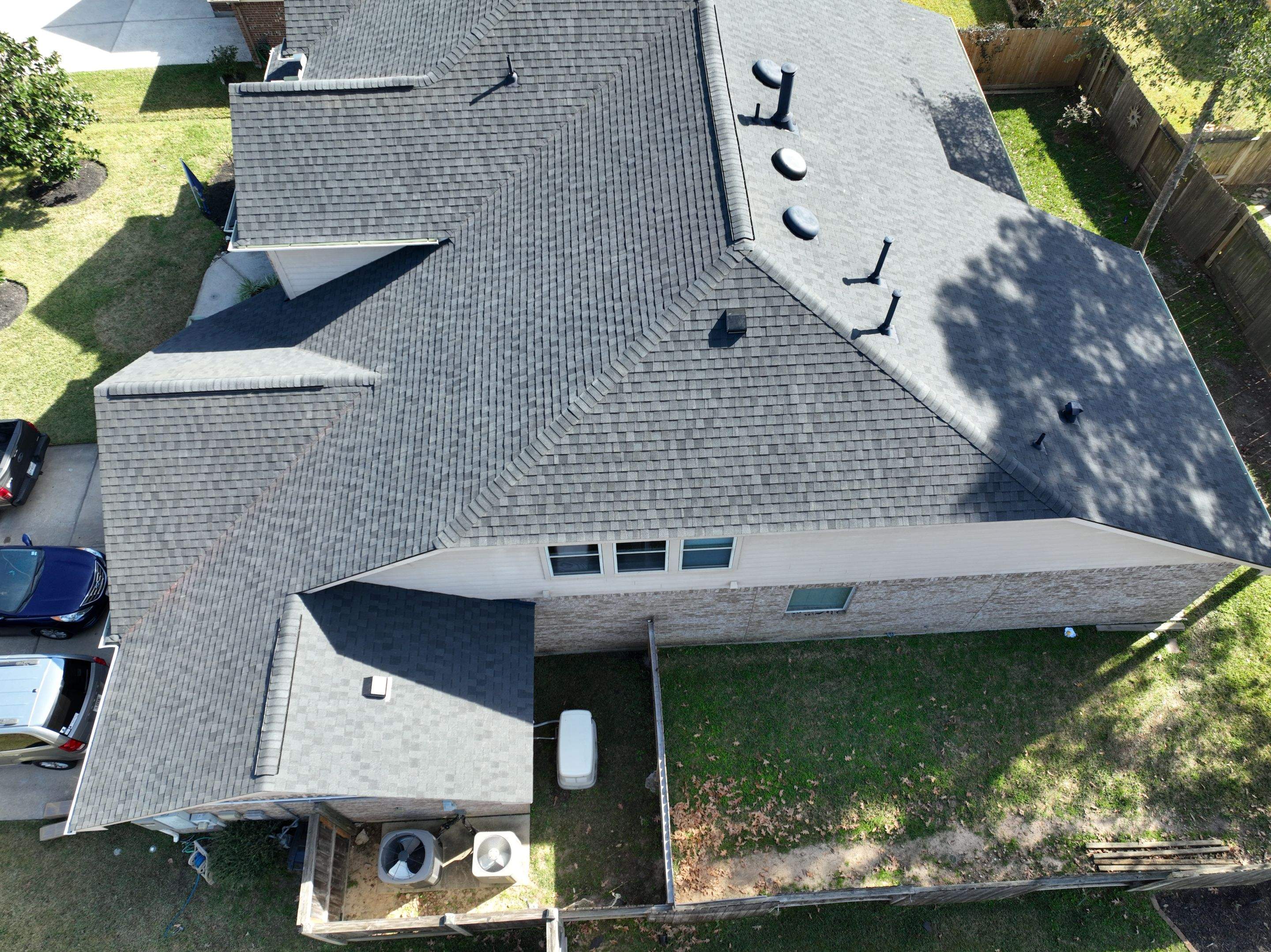 SureStart PLUS 4-STAR Warranty Fully covers materials, labor, tear-off and disposal expenses in years 1-50. by Roof Concepts Construction