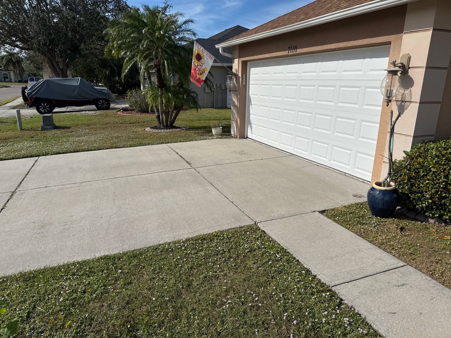 Driveway, Sidewalk, Street Curbing & Pool Screen Enclosure Cleaning in Regency Oaks, Palmetto, FL | Sunshine AquaWash by Sunshine AquaWash