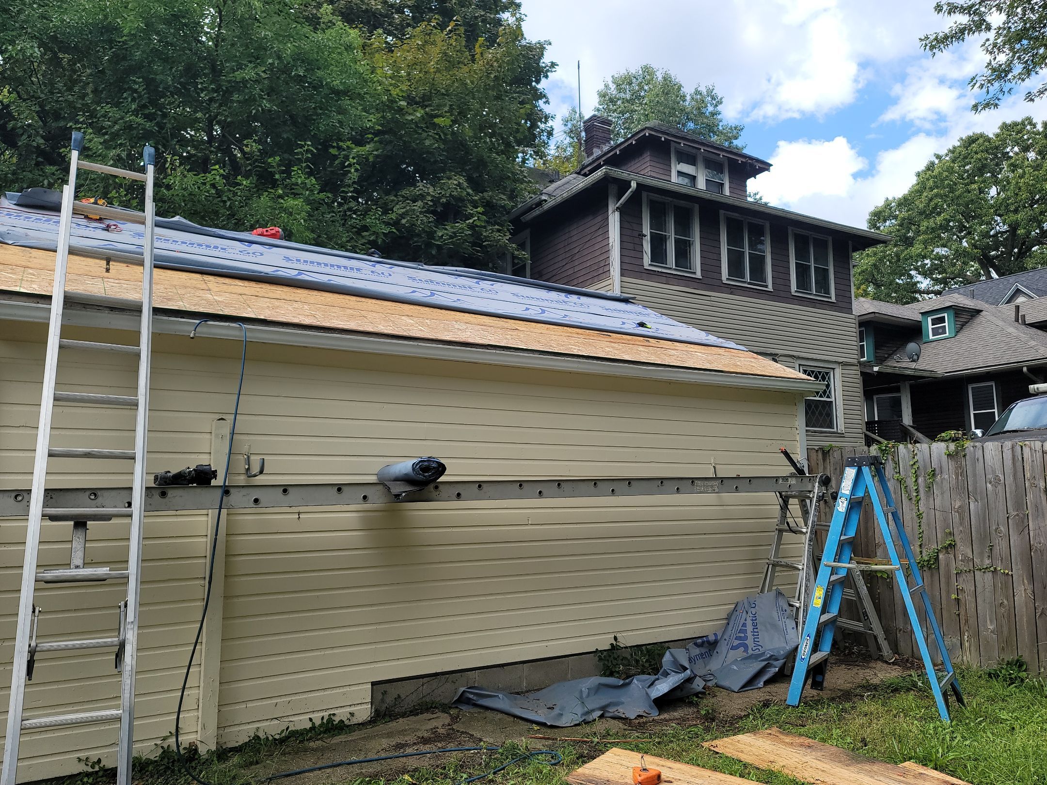 Atlas Pinnacle, Color: Heatherblend, Drip Edge: White by Eagle Eye Roofing