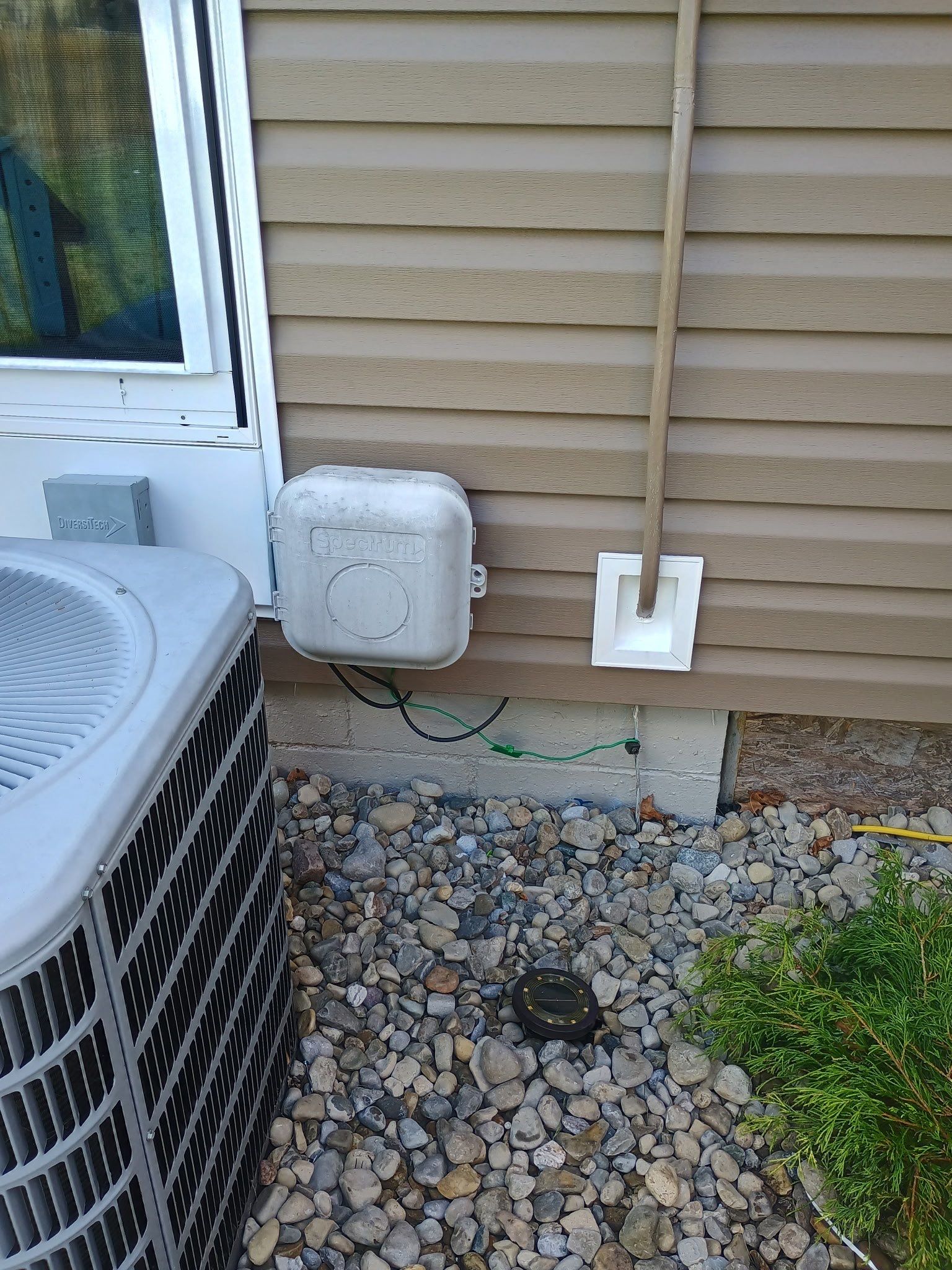 Siding Installation using Mastic Ovation Rugged Canyon D4.5DL by Nitro Roofing and Construction