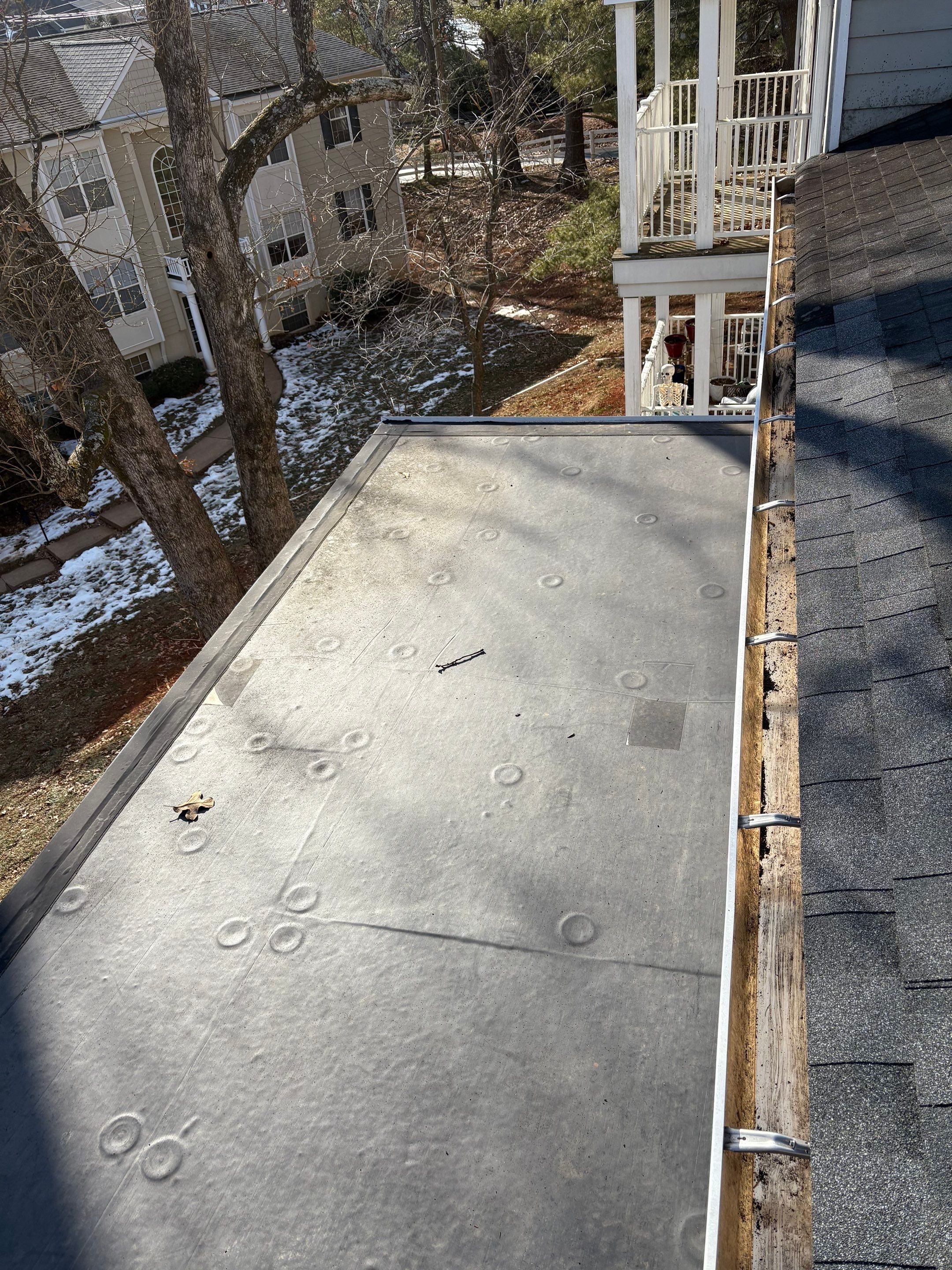 HOA gutter cleaning after photo.