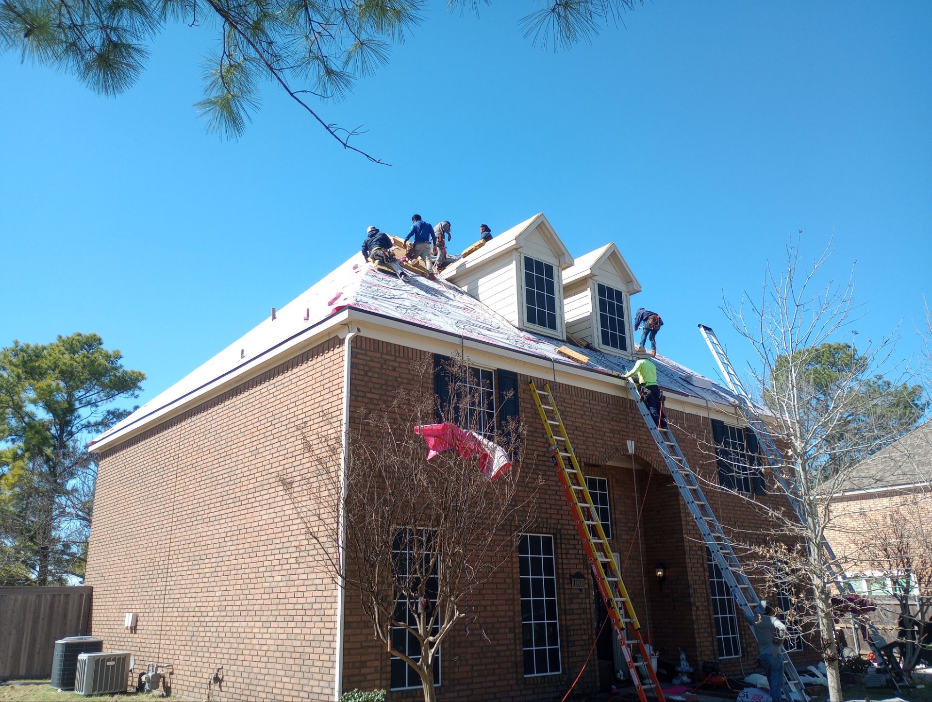 Residential Roofing Installation using Owen's Corning Duration (Lifetime) Shingles by Roof Repair Company