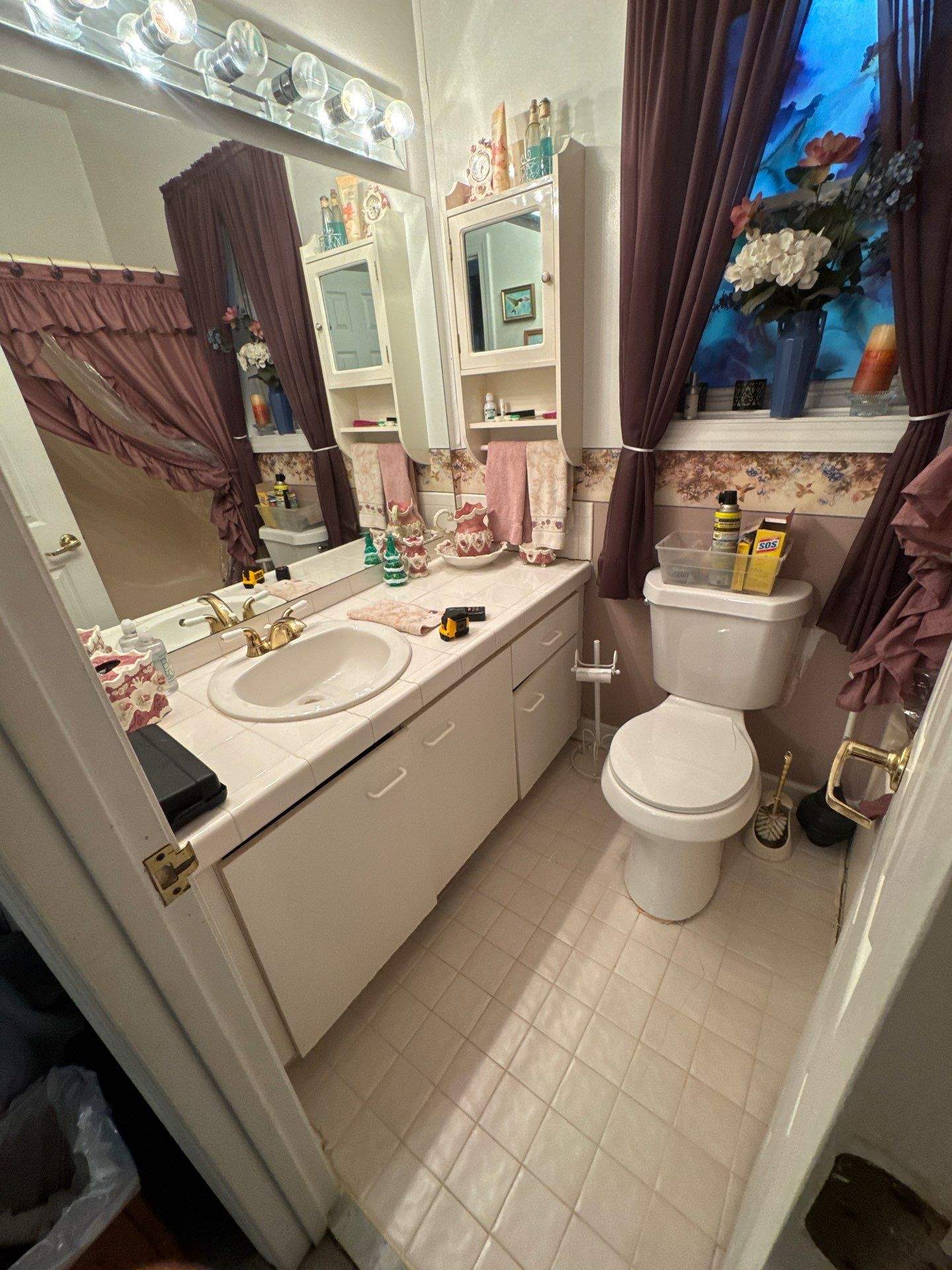 Guest bathroom renovation by Prudencio