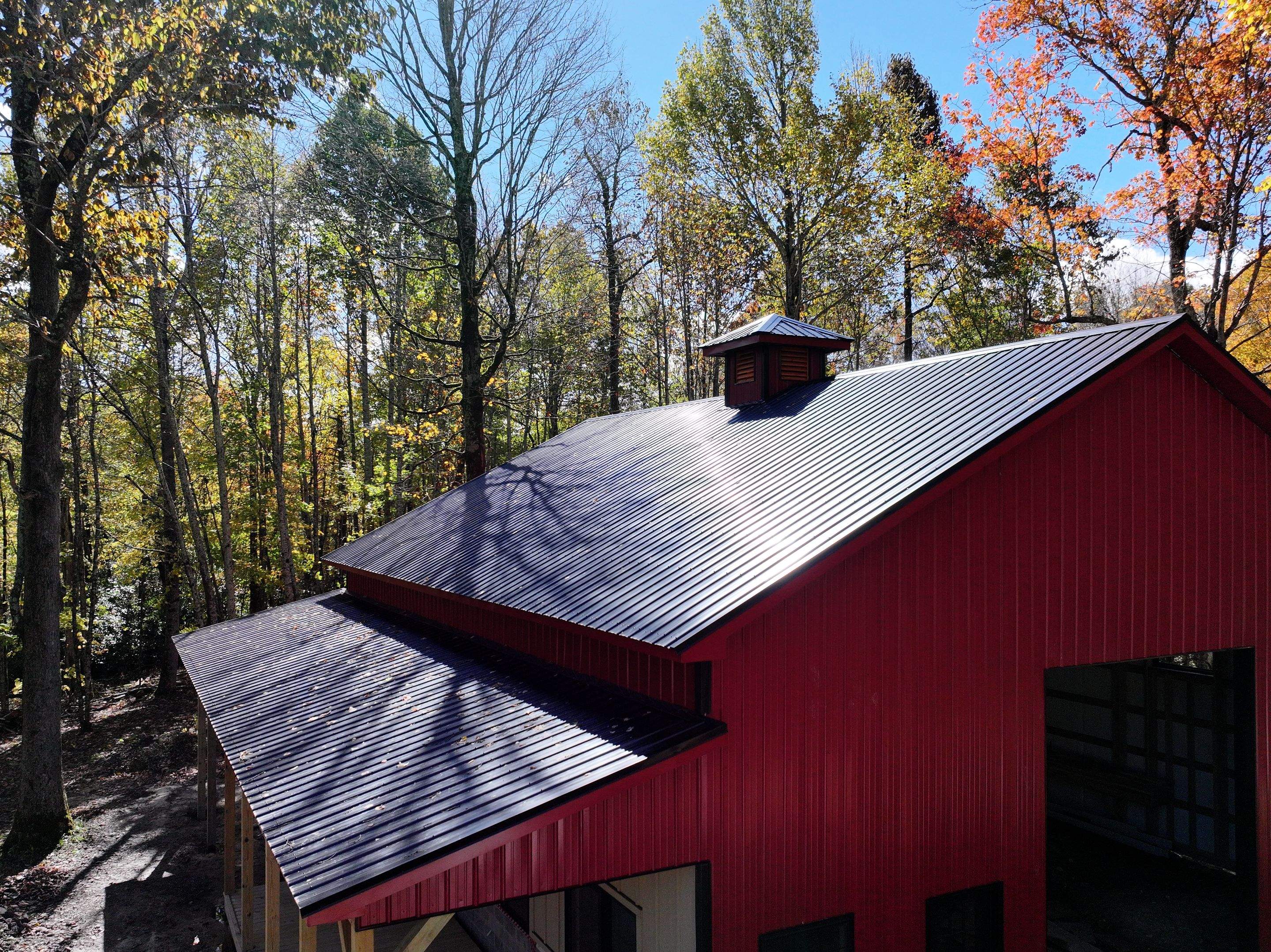 Brodour Barndominium by Omnia Roofing