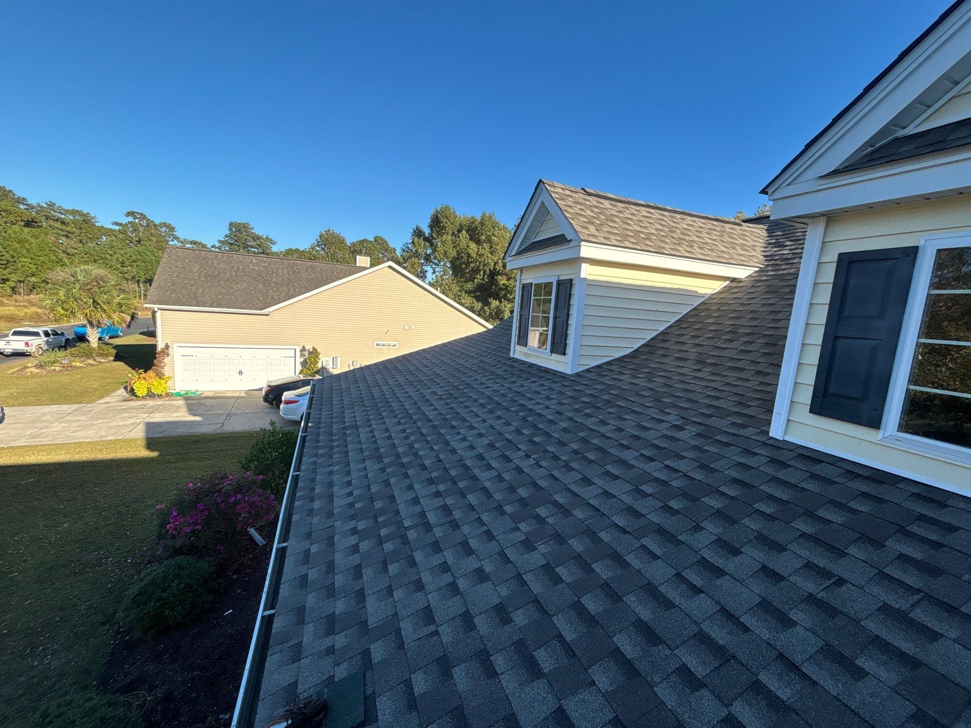 GAF HDZ - Weathered Wood by Linta Roofing Inc