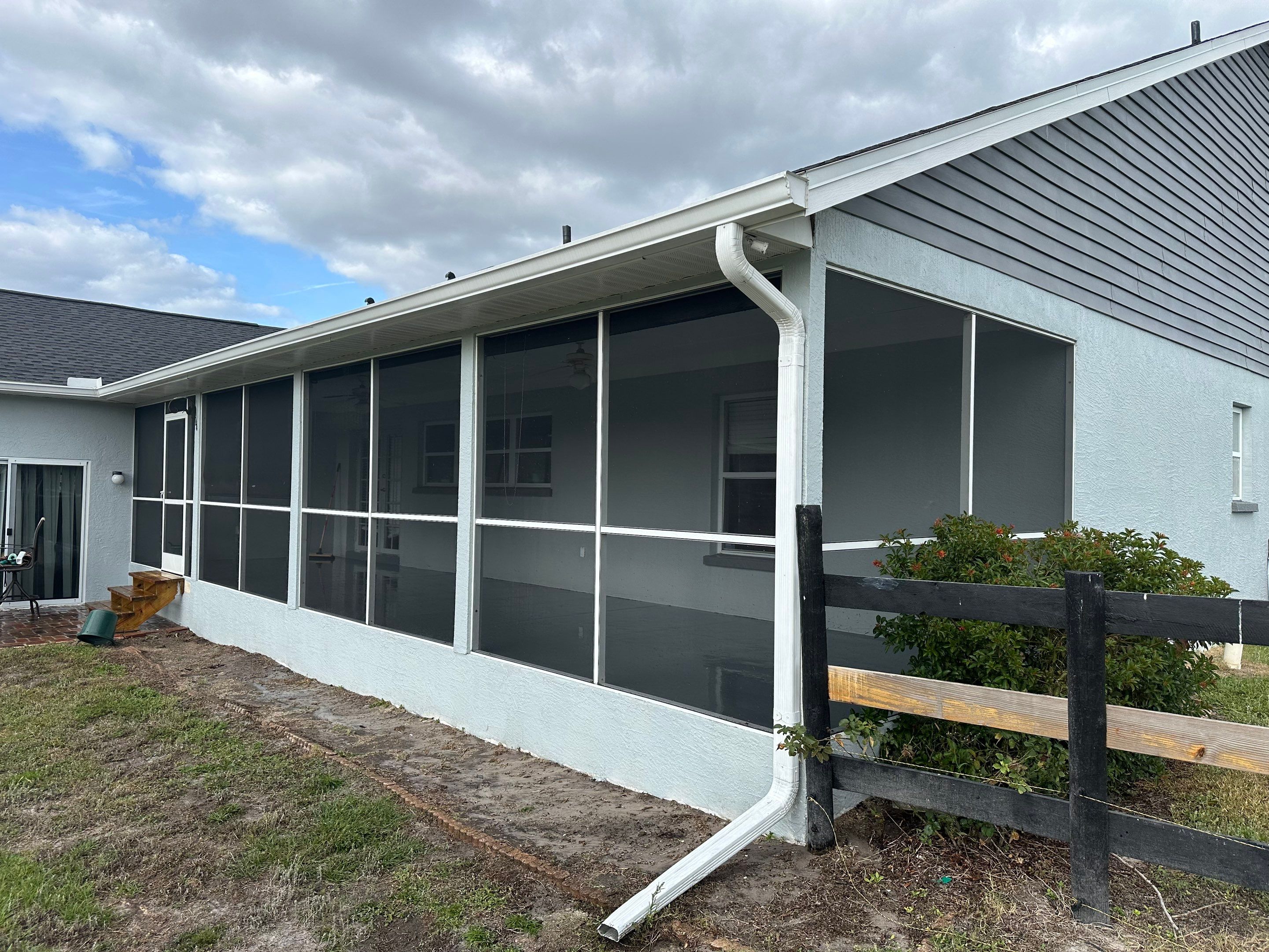 Vinyl Horse Fence & Concrete Pier Cleaning at Lesley Cox Equestrian, Parrish, FL | Sunshine AquaWash by Sunshine AquaWash
