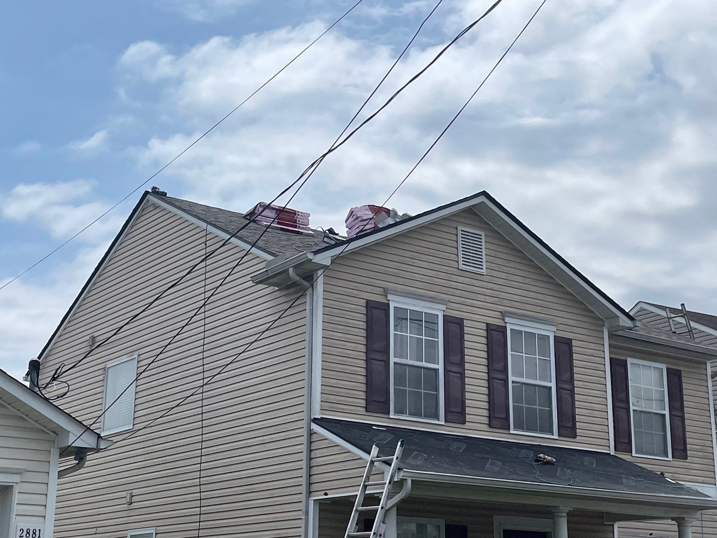 Residential Roofing Installation using Owens Corning TruDef Oakridge Roofing System by Undersun Roofing 
