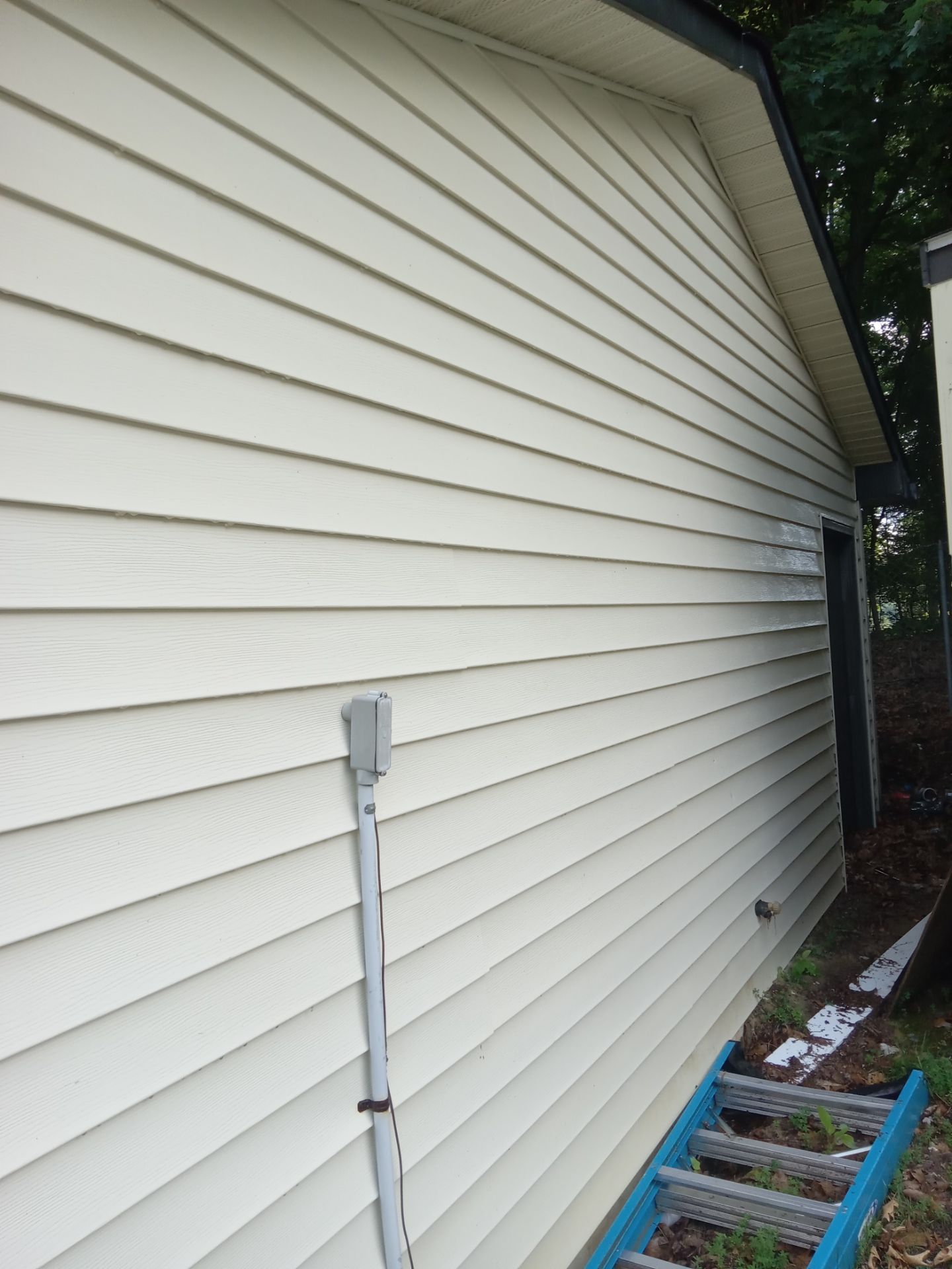 pressure washing exterior siding remove dirt grime mold for cleaner home appearance