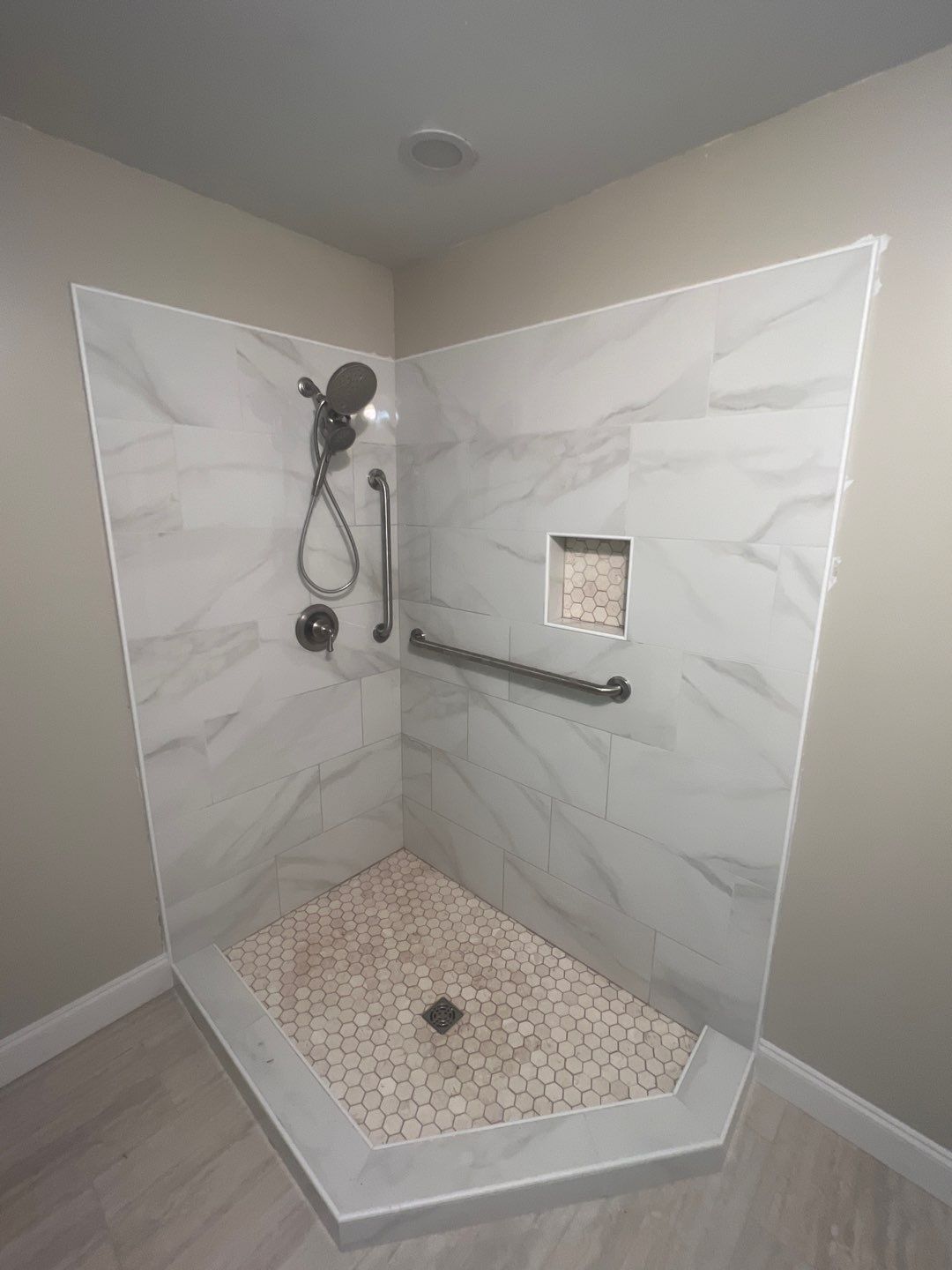 Russet Woods - Bathroom by Pillar and Pine