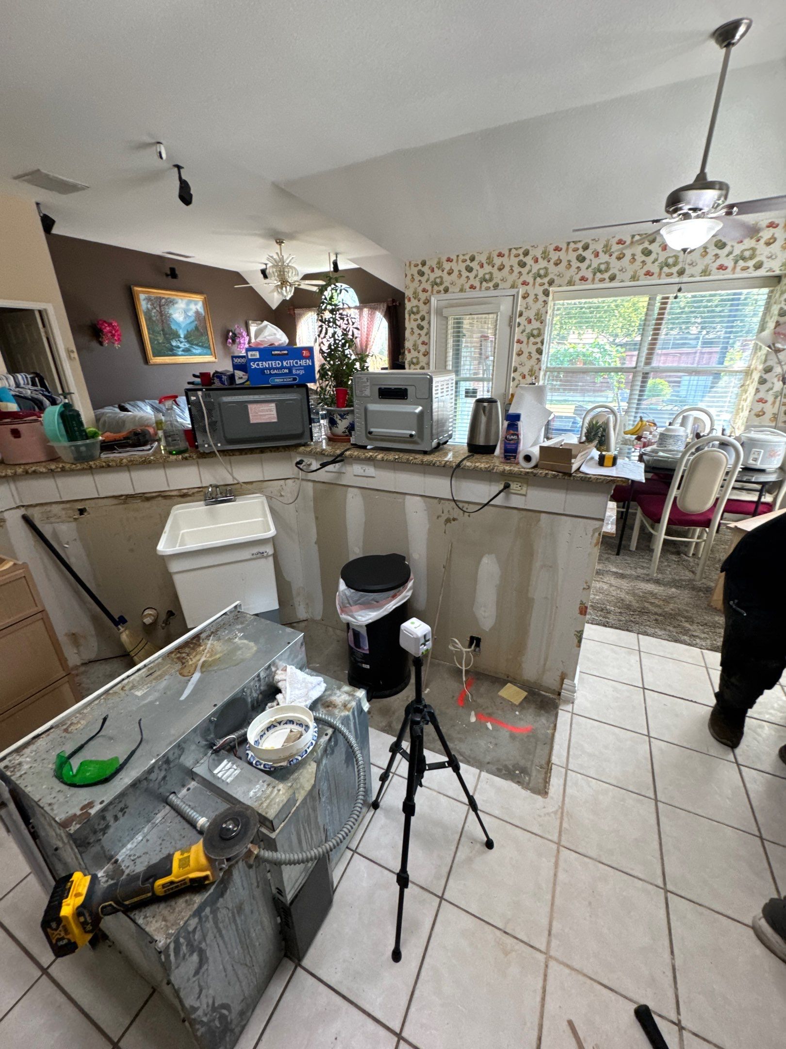 Zero-Disruption Remodel: Cabinets & Countertops Installed in 8 Days Flat by Tibi Soli LLC