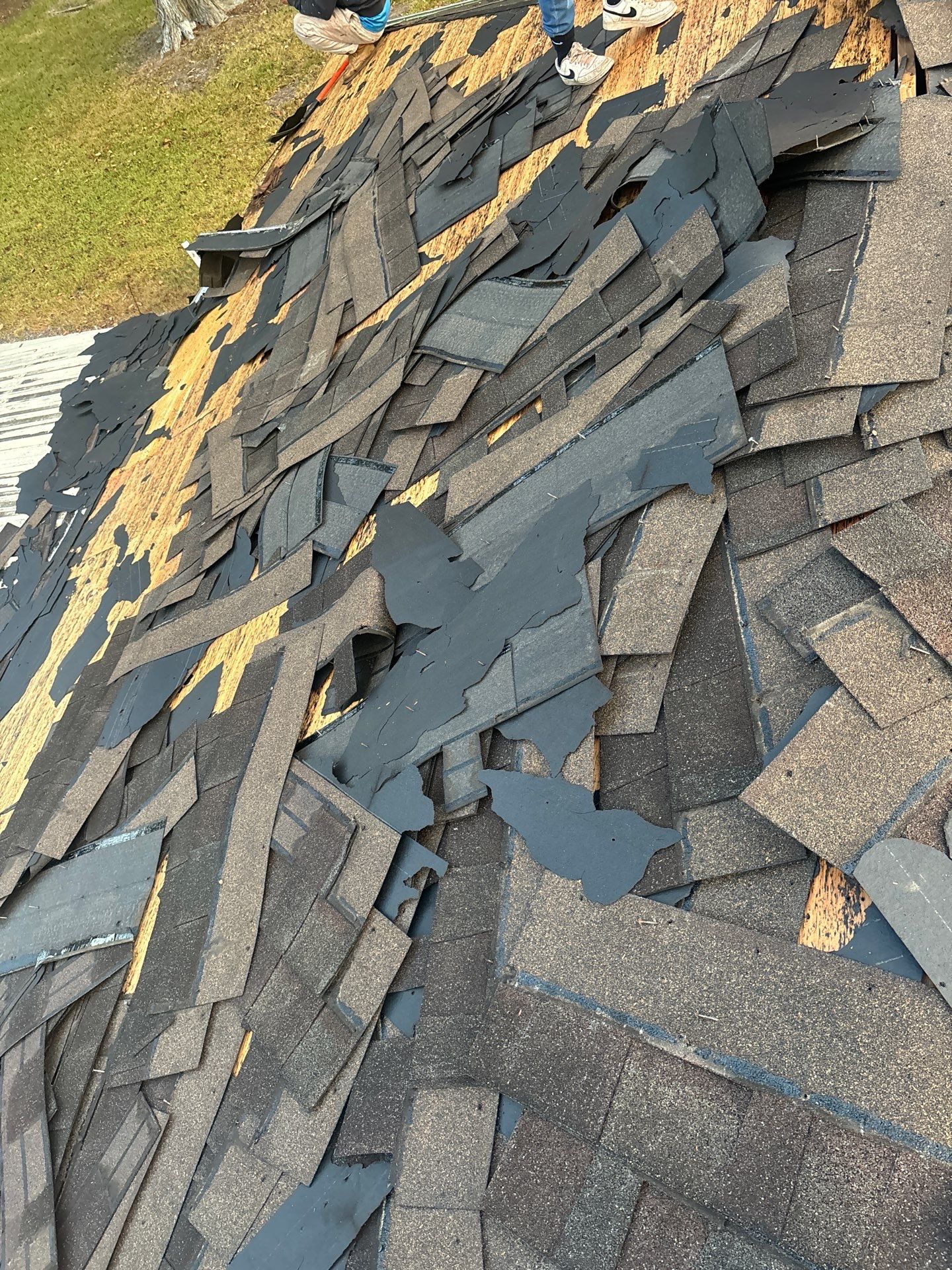 Residential Roofing Installation using Owen's Corning Duration (Lifetime) Shingles by Roof Repair Company