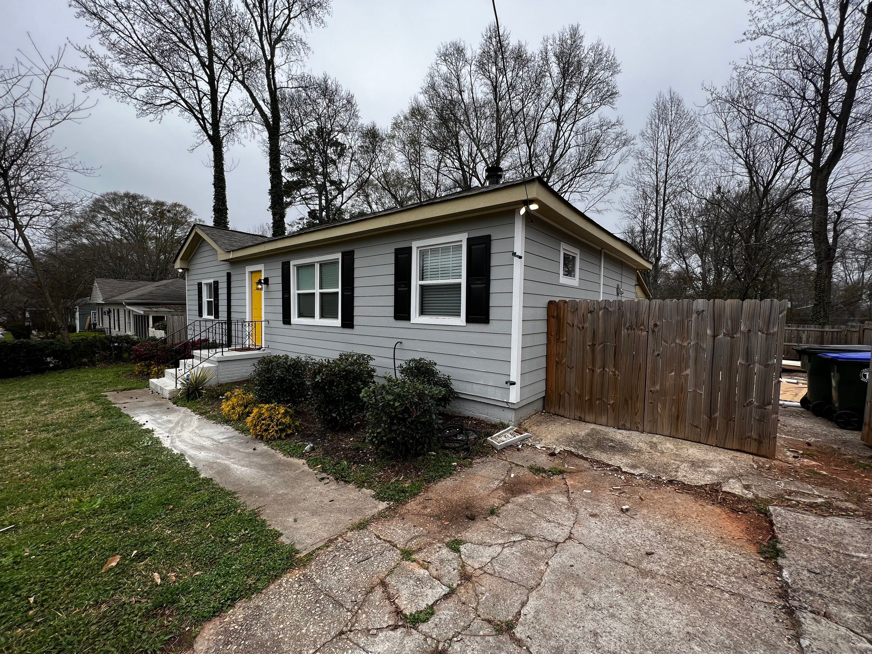 Atlanta Residential Siding Replacement and Exterior Painting Project by Swift Home Renovations