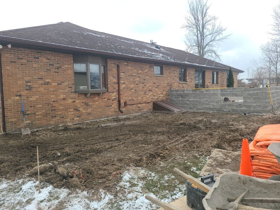Outdoor Living Addition and Concrete by Ivy Lea Construction