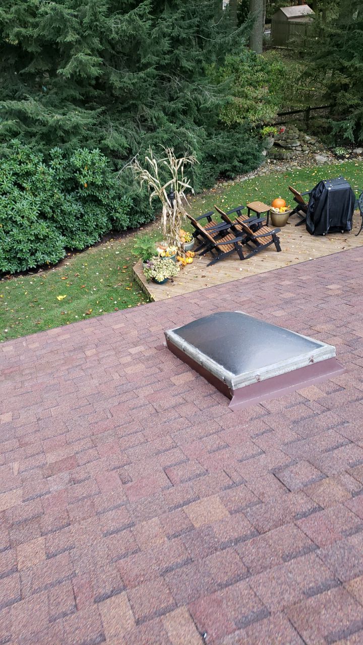 Brand: Atlas Pinnacle Color: Pristine Scotchgard Sienna Drip: Musket Brown by Eagle Eye Roofing