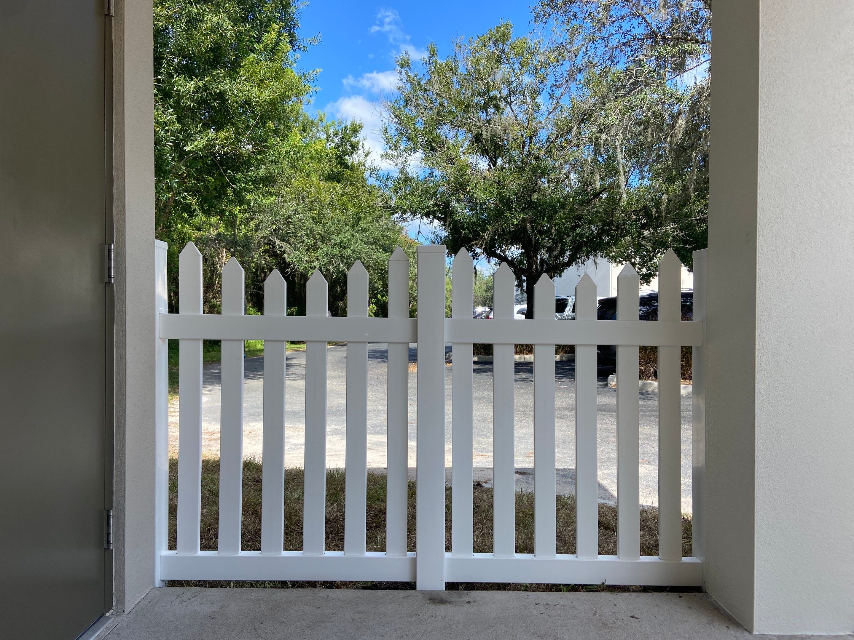 Bradenton, FL  4 ft. Tall Concave Vinyl Picket Fence by Asap fence and gates, LLC