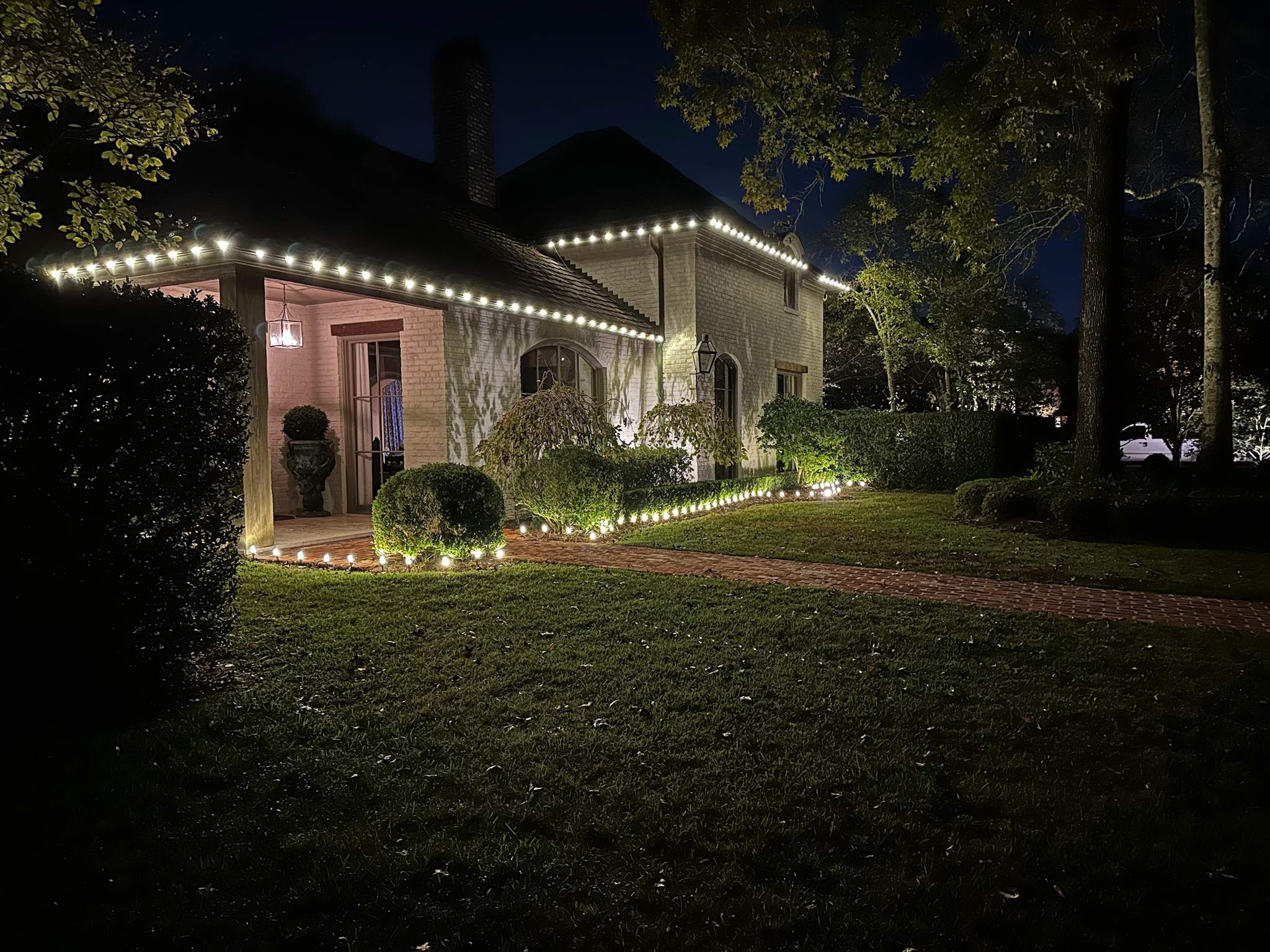 WINTER SERVICES: HOLIDAY LIGHTING C9 LED LIGHTING: ROOFLINE & LANDSCAPE by CutScape, LLC.