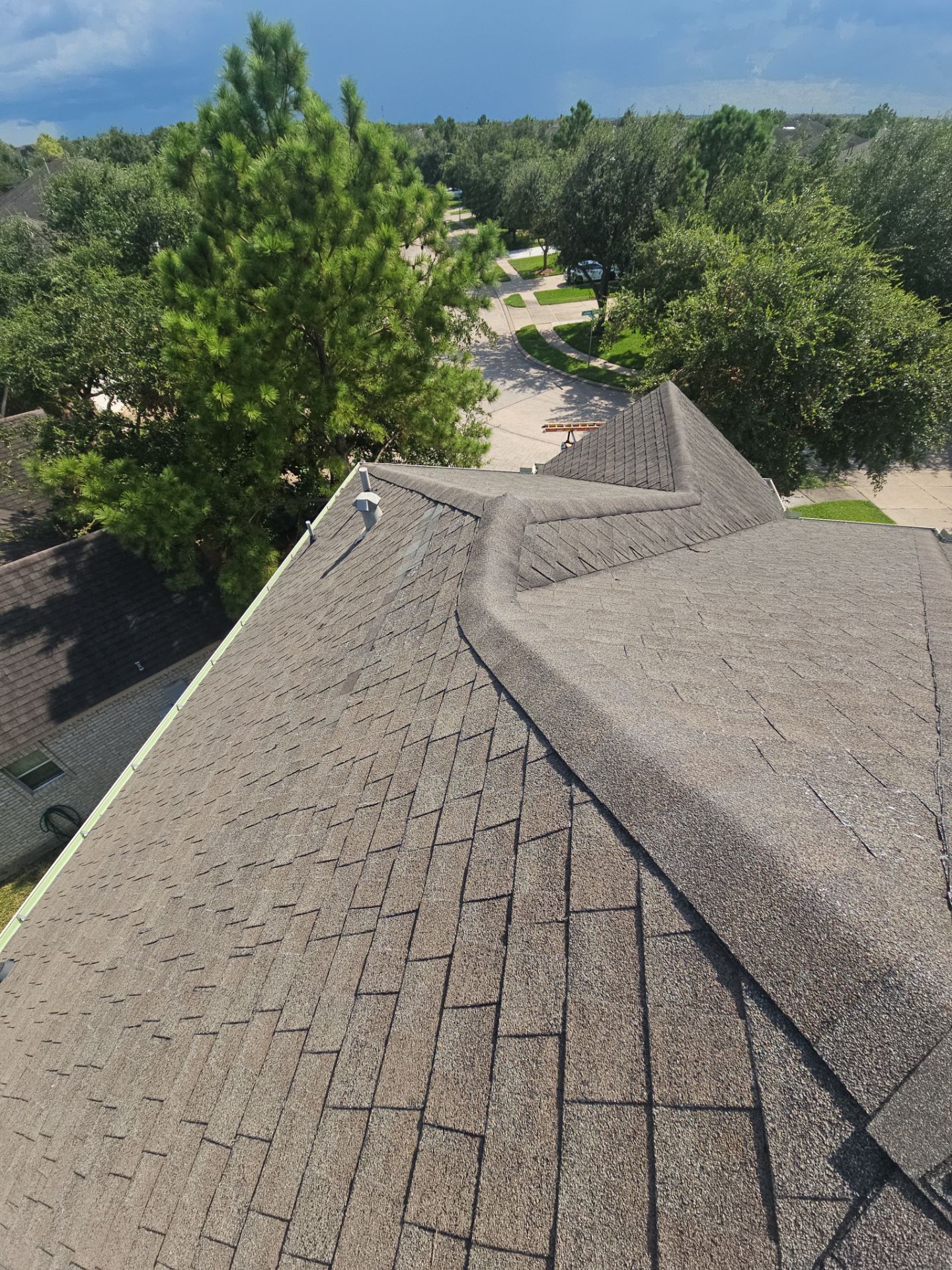 Hail Damage using Owen's Corning Duration (Lifetime) Shingles by Roof Repair Company