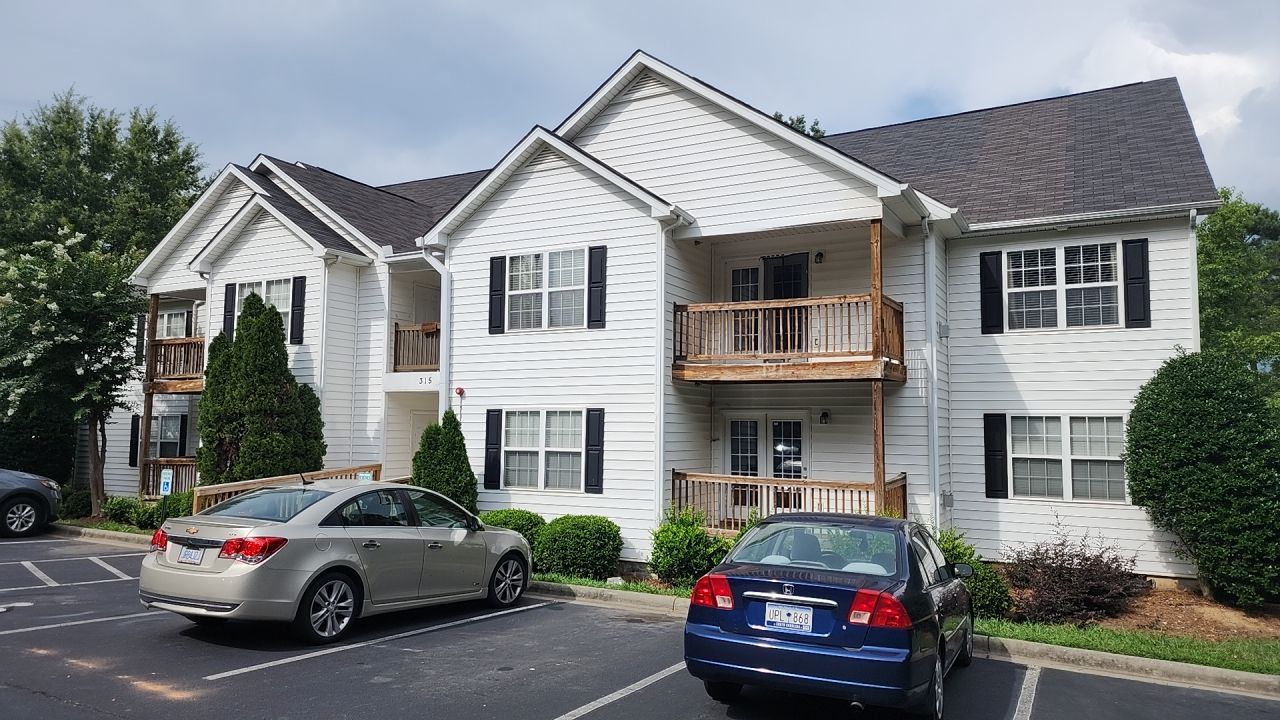 Appartment cleaning by Power Wash Masters LLC