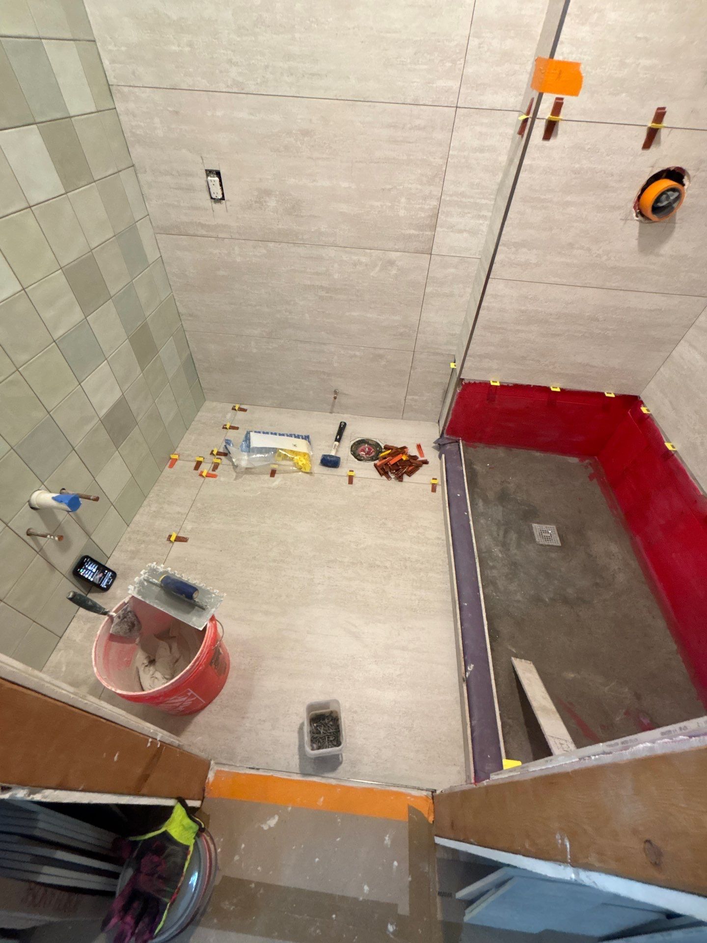 Two bathrooms renovation by Prudencio