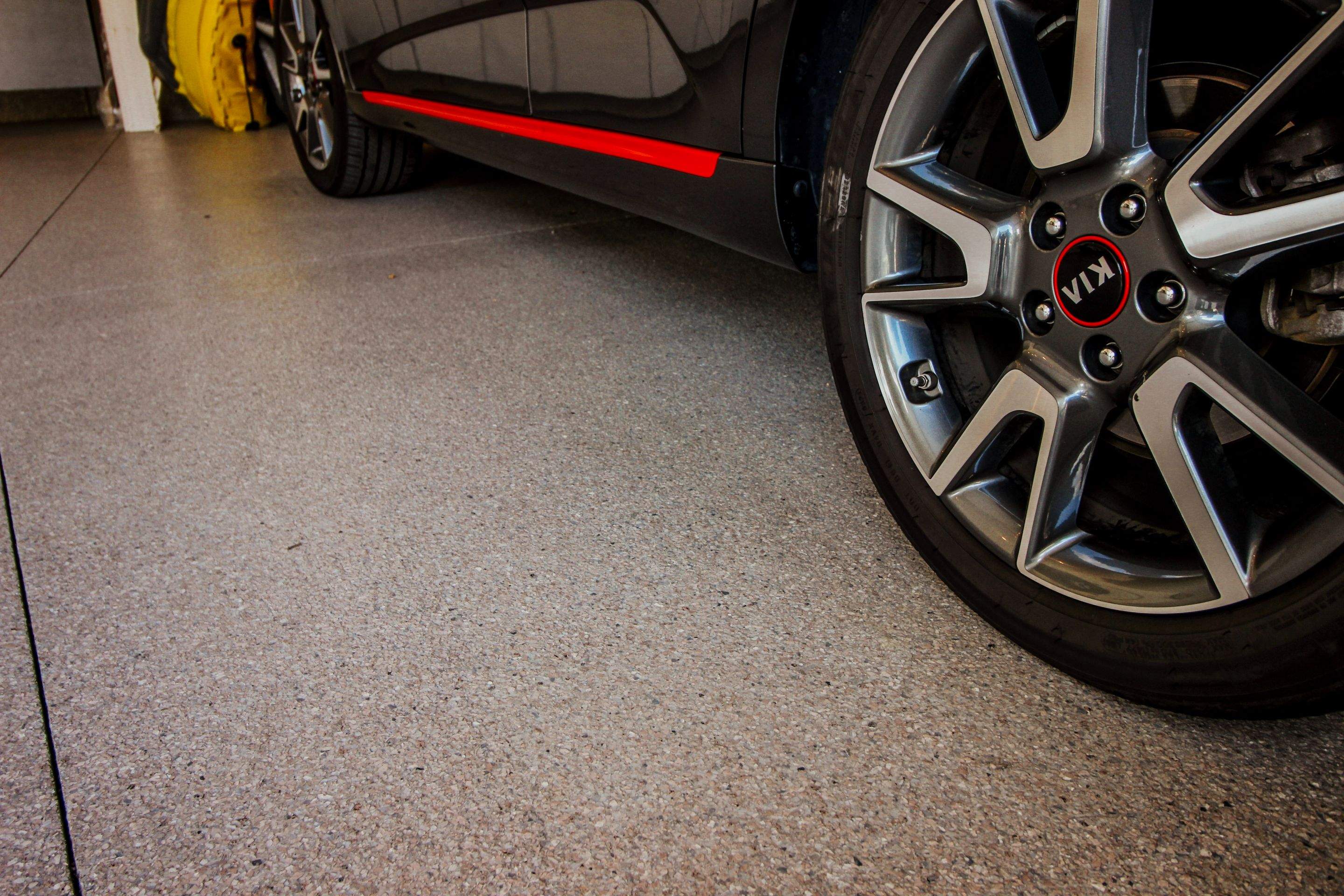 Driveway and Garage Installation using Fieldstone by Your1DayFloor.com