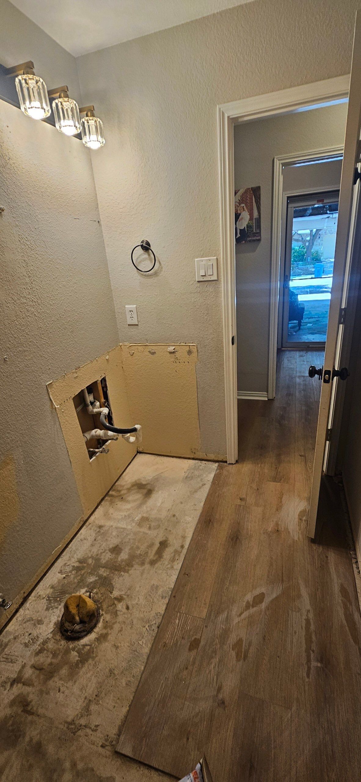 Guest bathroom remodel by SLM General Contractors & Roofing