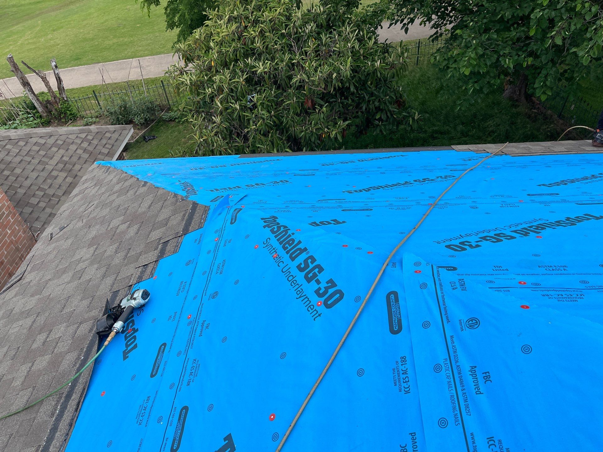 Residential Roofing Installation using Owen's Corning Duration (Lifetime) Shingles by Roof Repair Company