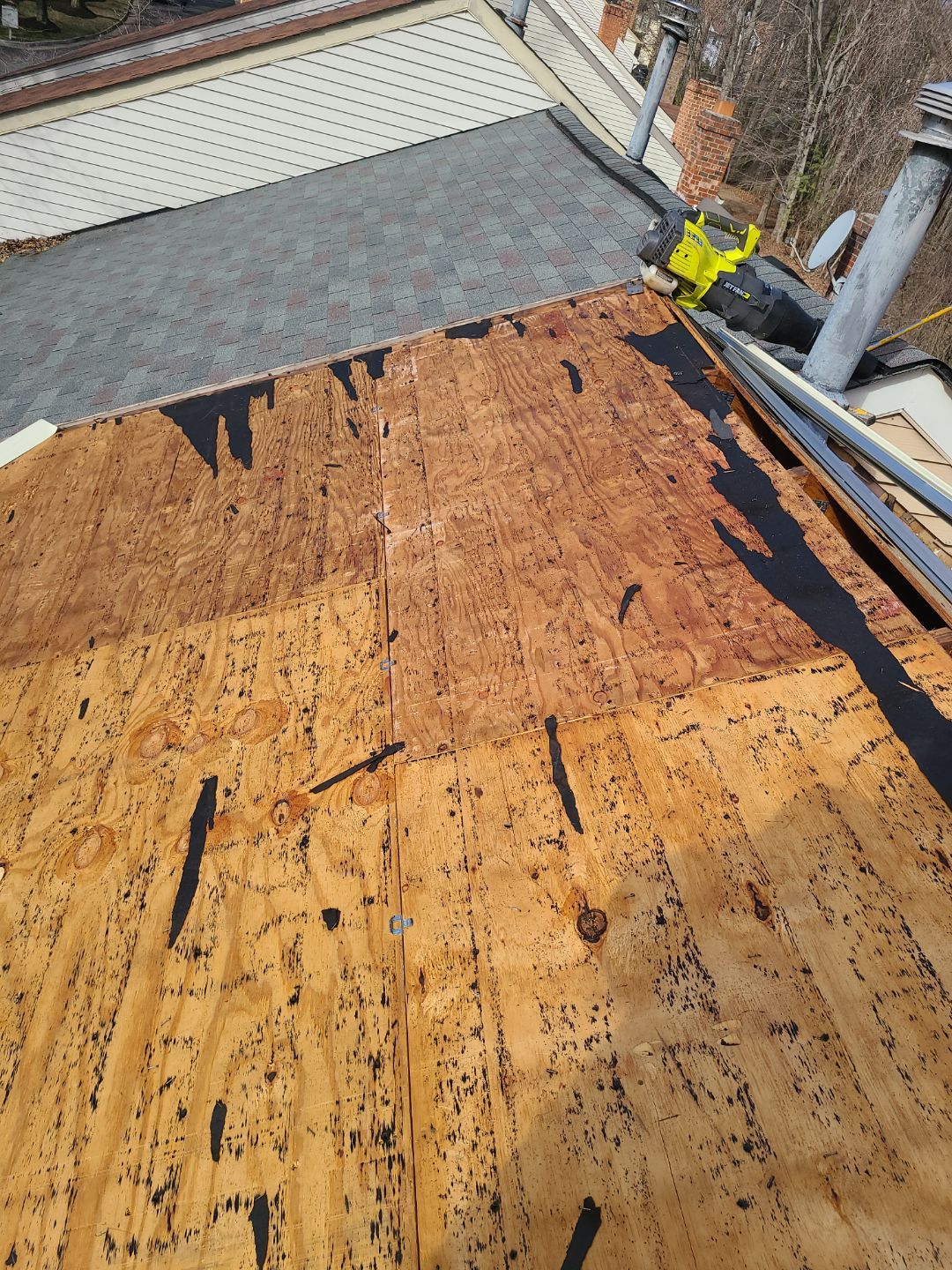 Springfield CertainTeed Landmark in Resawn Shake by RM Banning, Inc.