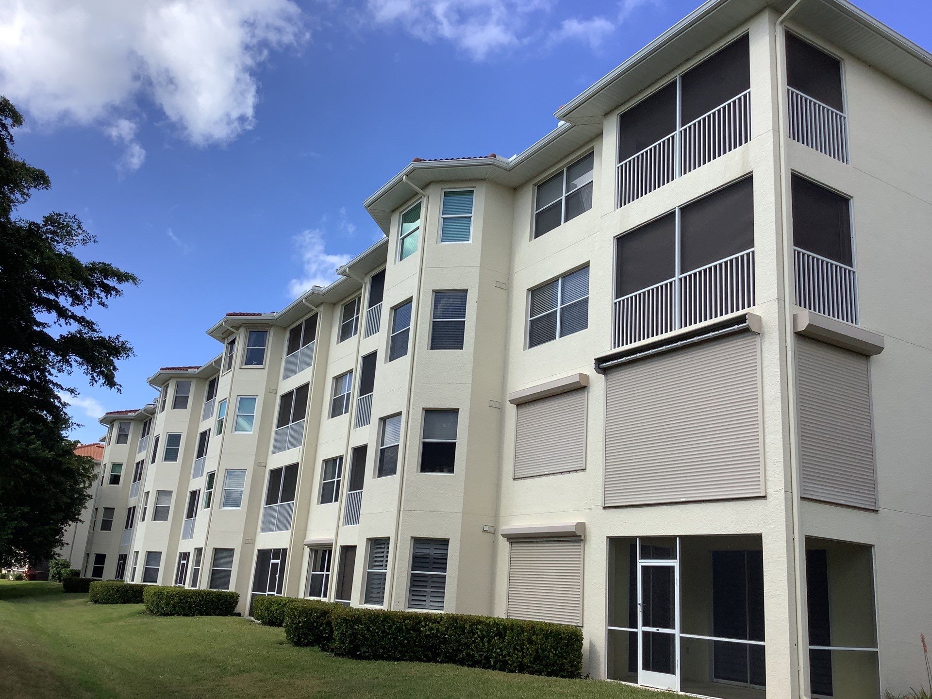 7-Inch Smooth Box Gutters in Sarasota FL by Gutter Professors