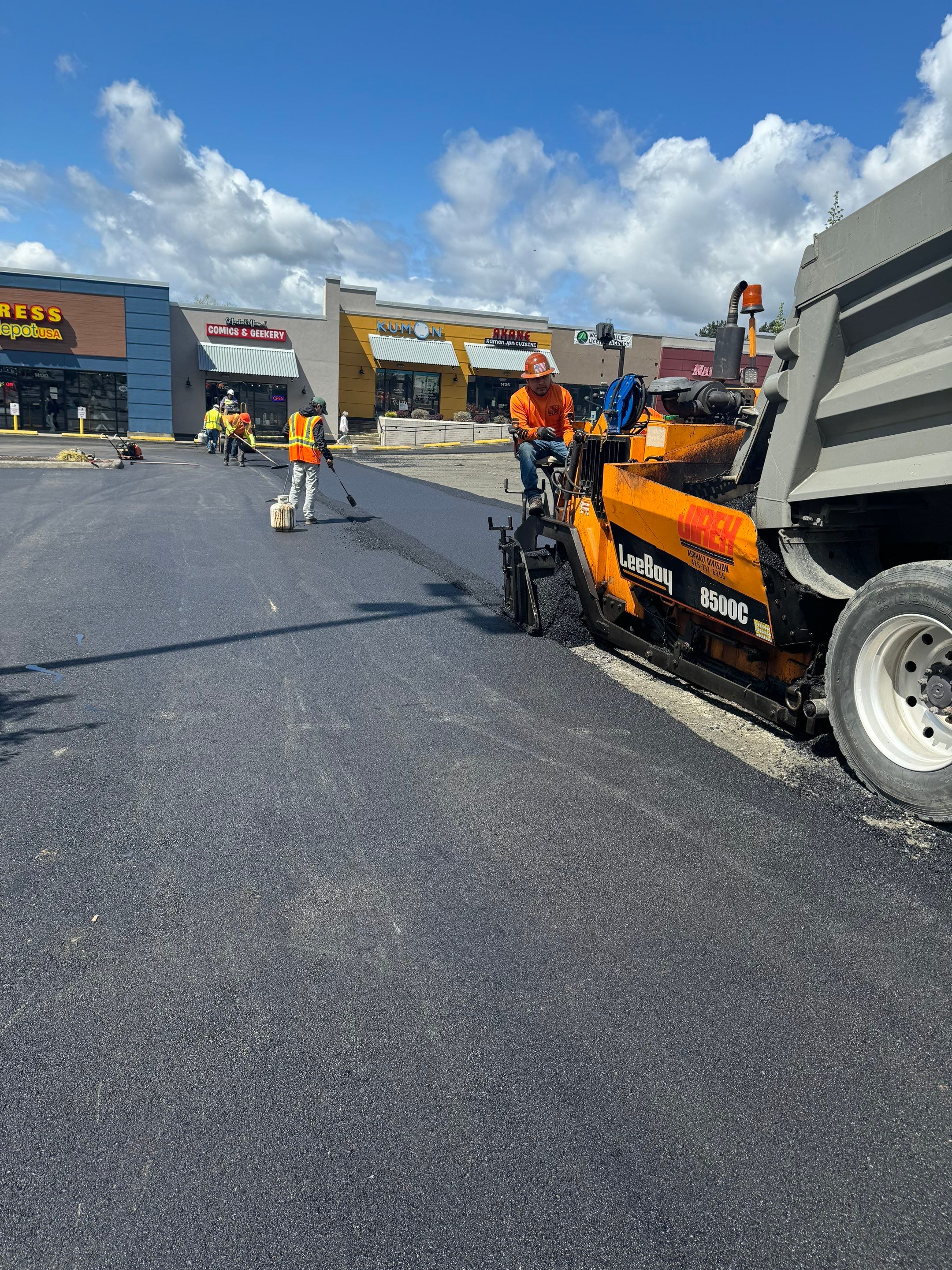 Colliers - Woodinville New Asphalt Parking Lot by Jireh Asphalt & Concrete Inc 