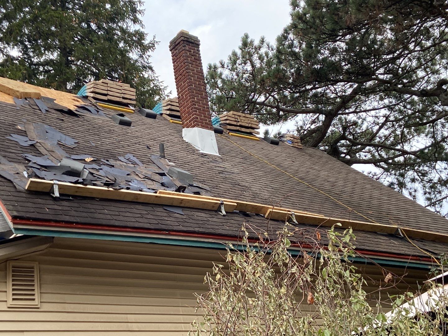 Roof Replacement using CertainTeed Landmark by 180 Contractors