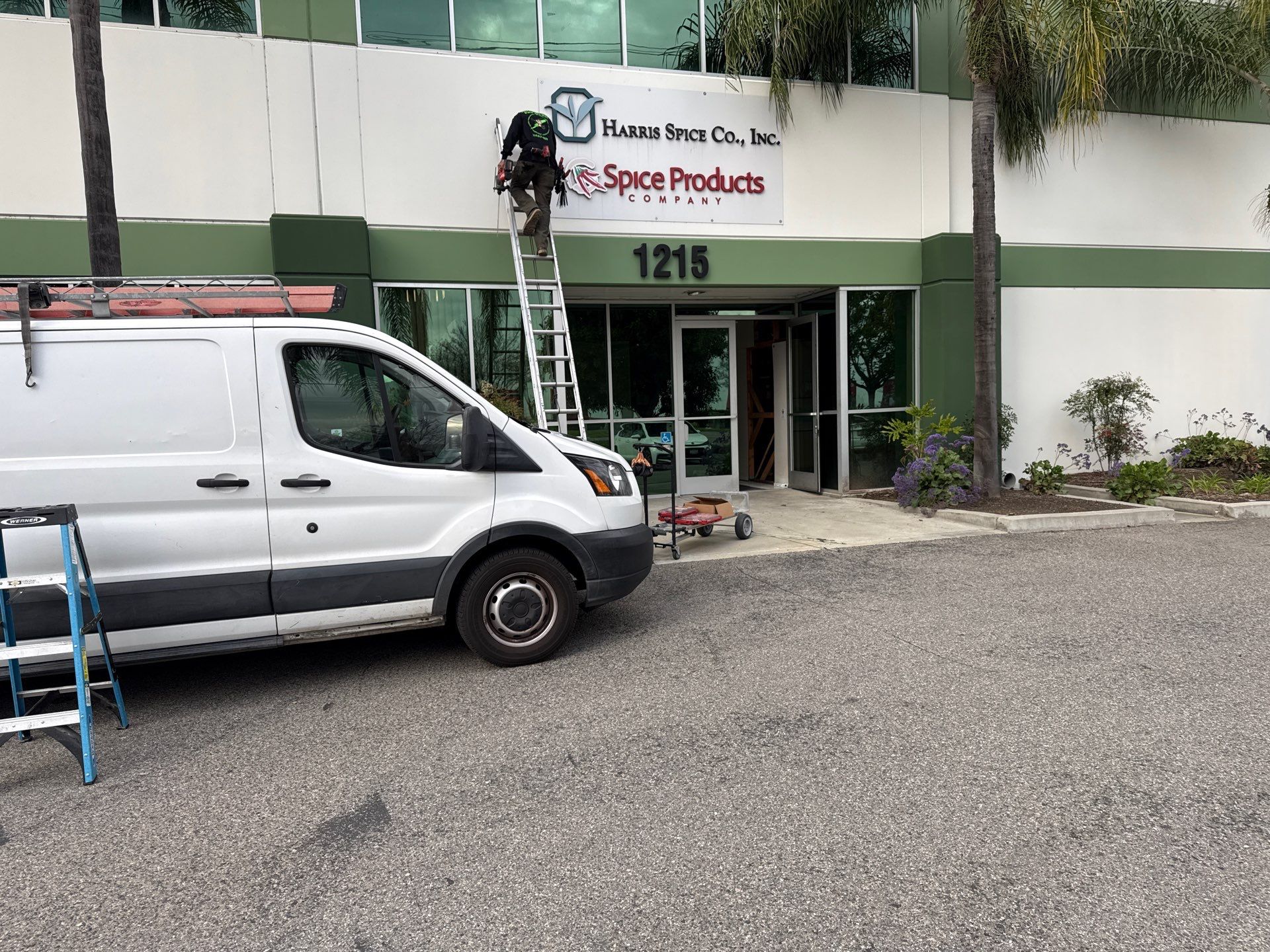 Warehouse / Storage Facility using Ubiquiti IP Cameras by Ring and Ping Inc.