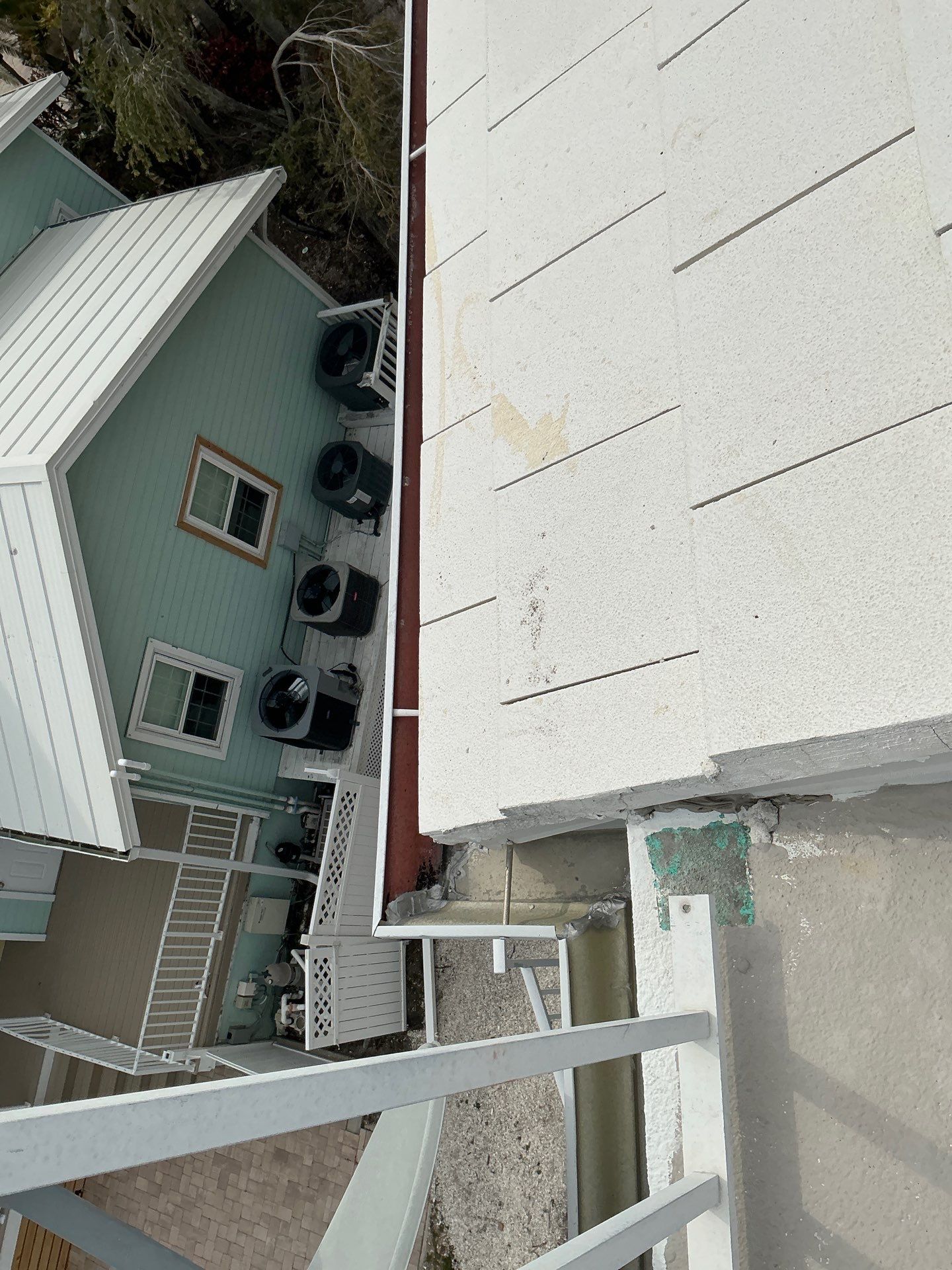 Assessment of the Condition of Gutters and Soffit and Fascia in Siesta Key FL by Gutter Professors