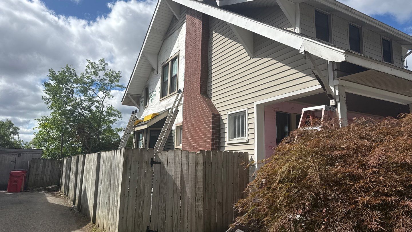 Siding Replacement using Alside Charter Oak D4.5" Deep Moss by 180 Contractors