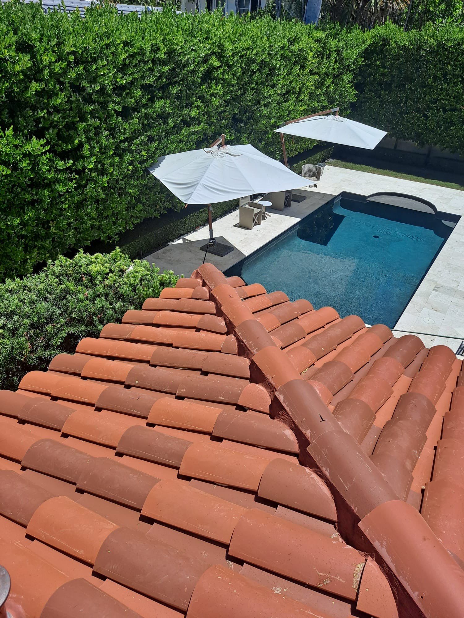 Verea Barrel - Red and Ohio Red Color by Istueta Roofing