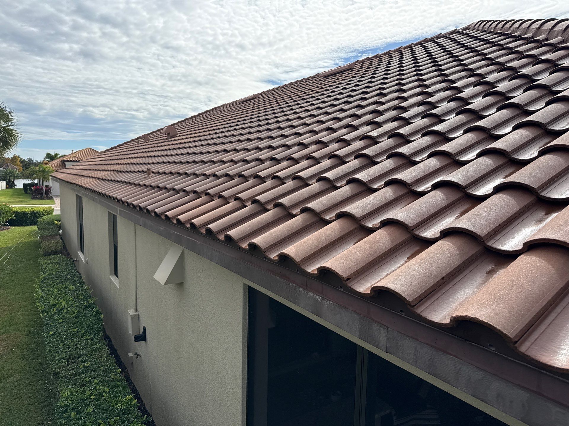 🌿 Tile Roof Cleaning in Lakewood Ranch — Safe for Plants & Tortoise-Friendly! 🐢✨ by Sunshine AquaWash