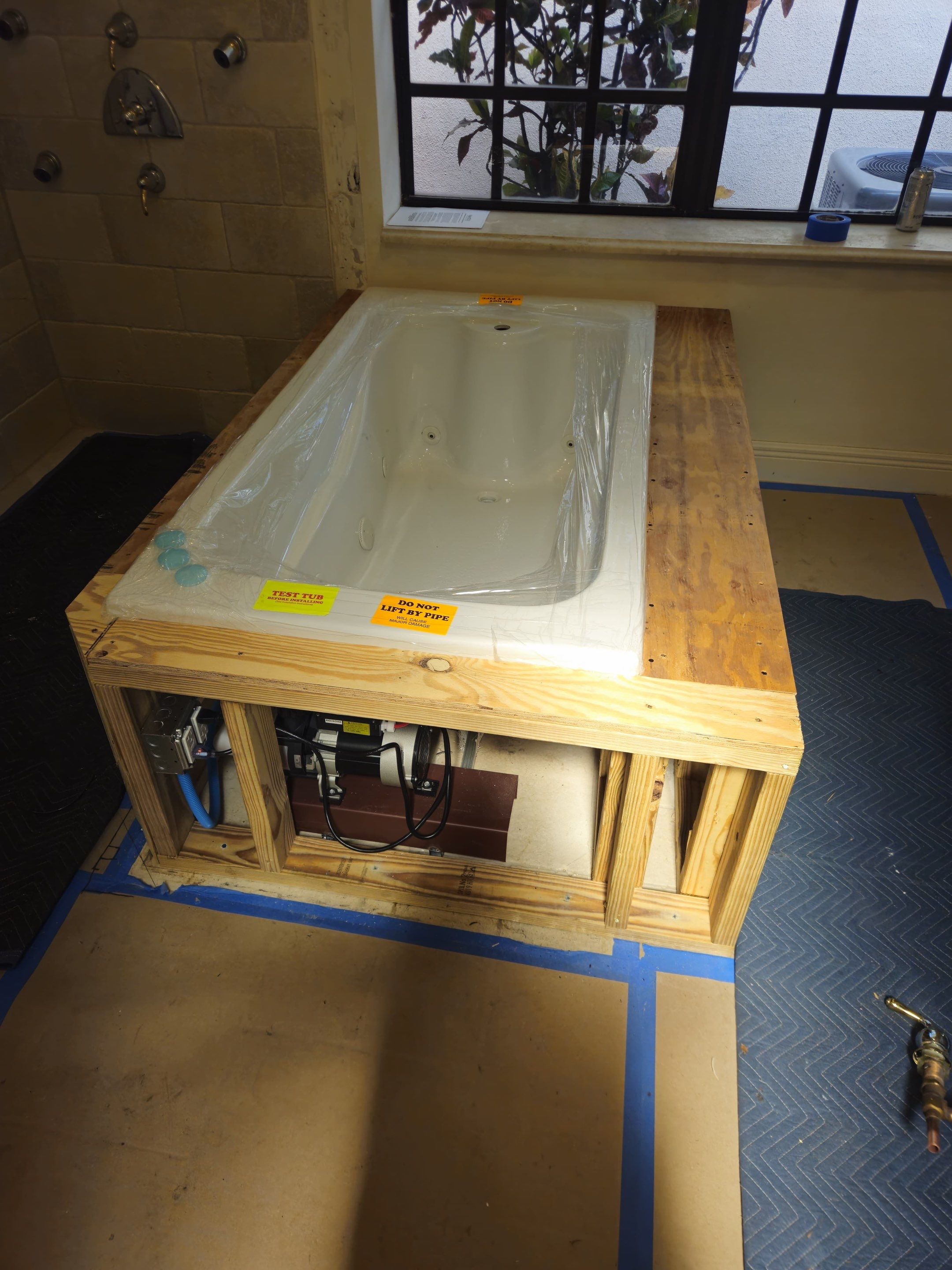 Roman Tub Remodel - Deerfield Beach by Hevi Tile