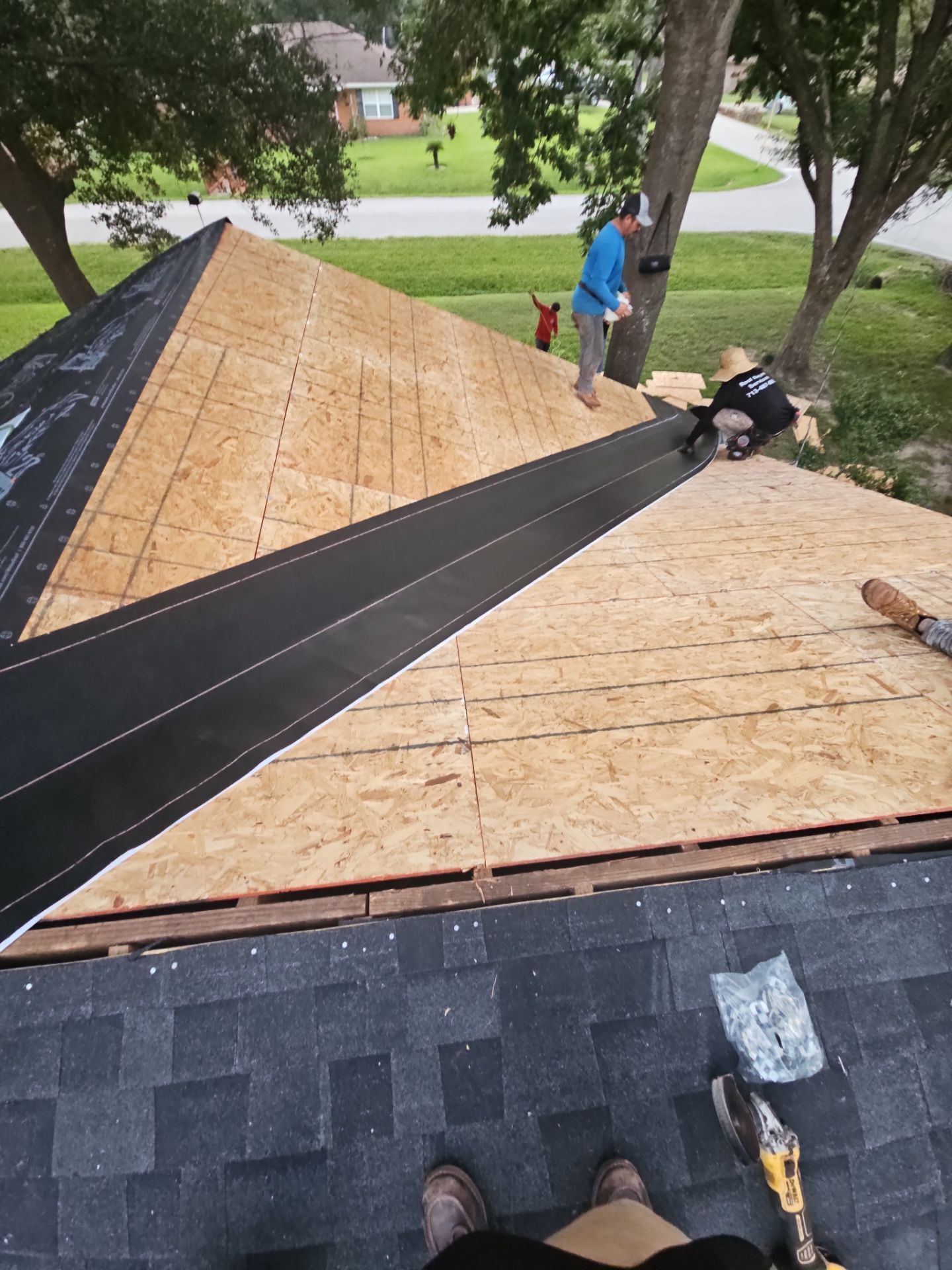 Residential Roofing Installation using Owen's Corning Duration (Lifetime) Shingles by Roof Repair Company