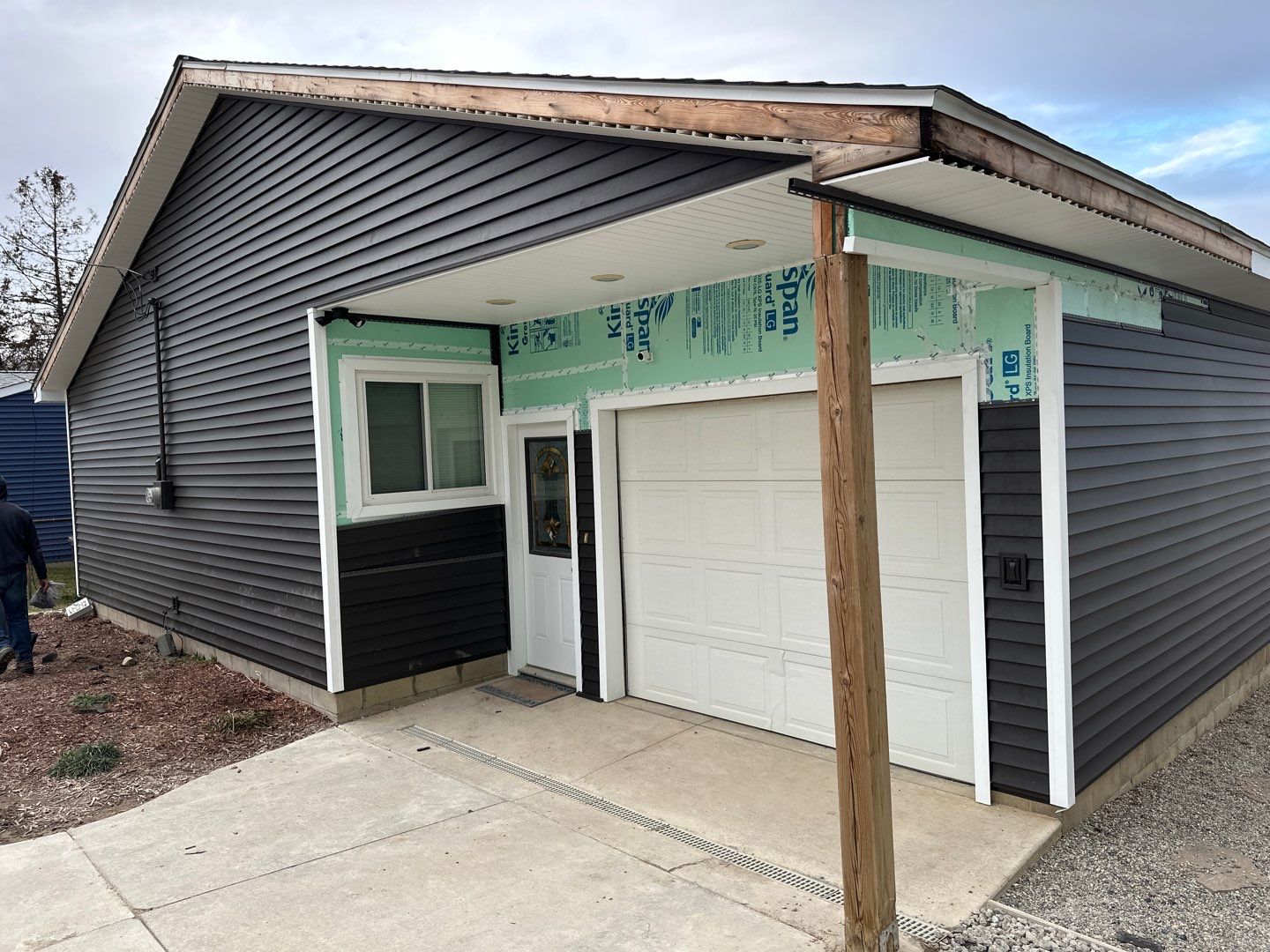 Siding Replacement using Certainteed Restoration Classic D4 by 180 Contractors