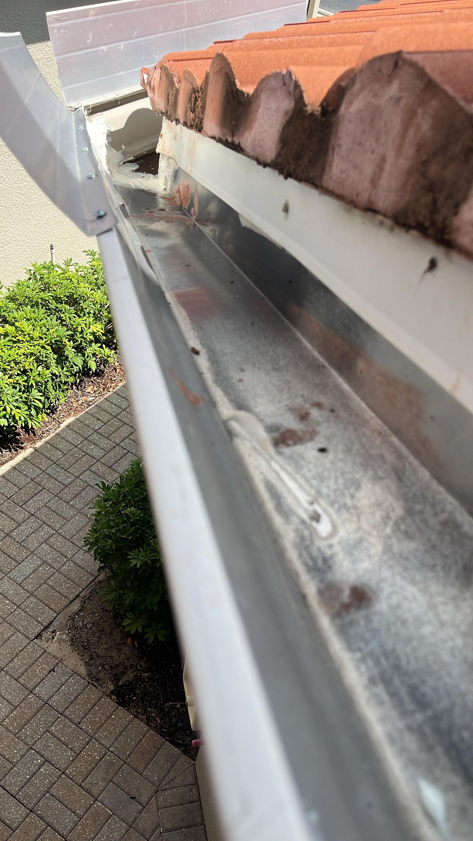 Aluminum Seamless Gutters using seal gutters in Fort Myers FL by Gutter Professors