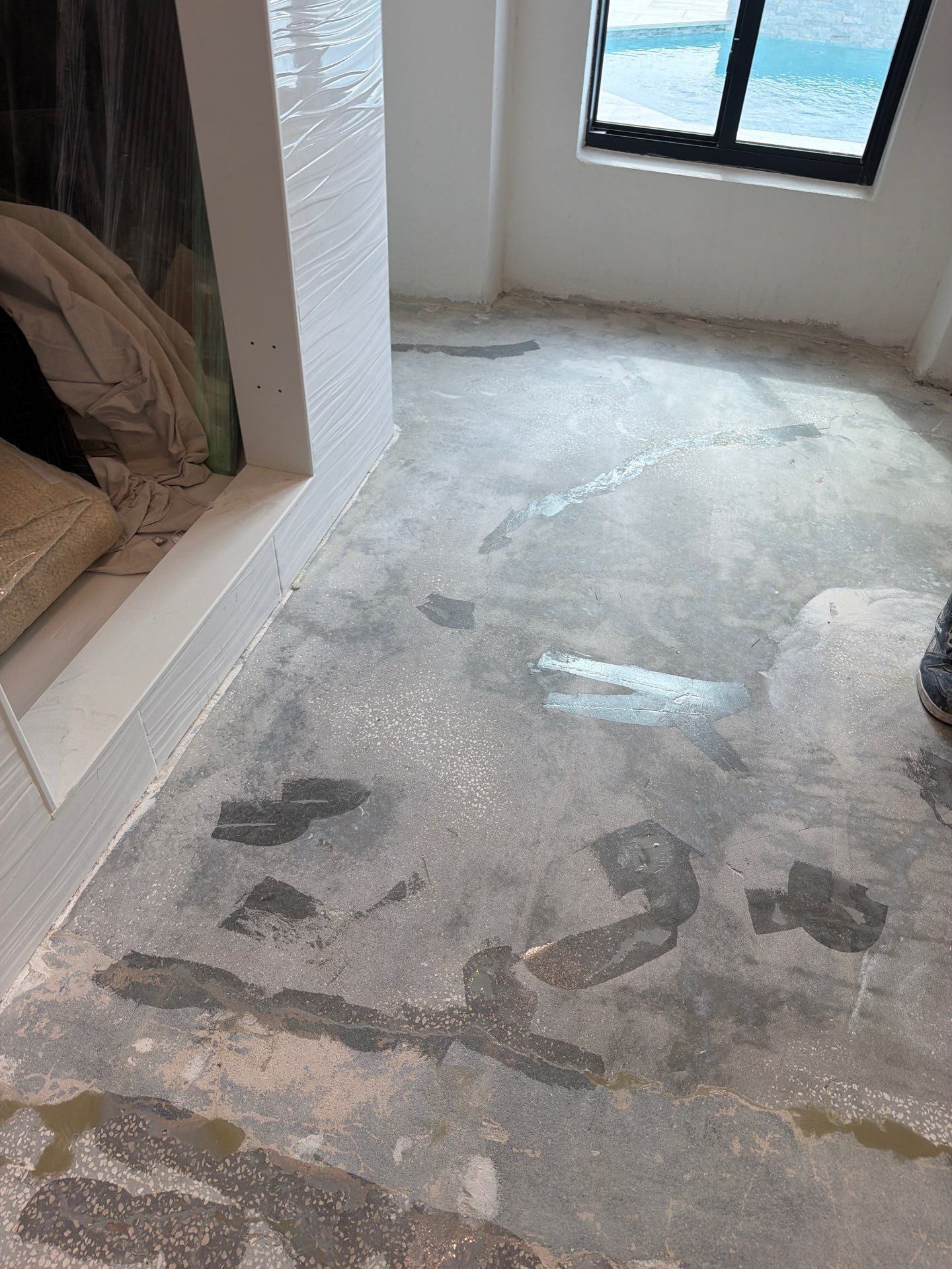 Residential Garage Floor Preparation and Epoxy Coating in Dunedin by Performance Floors & Coating